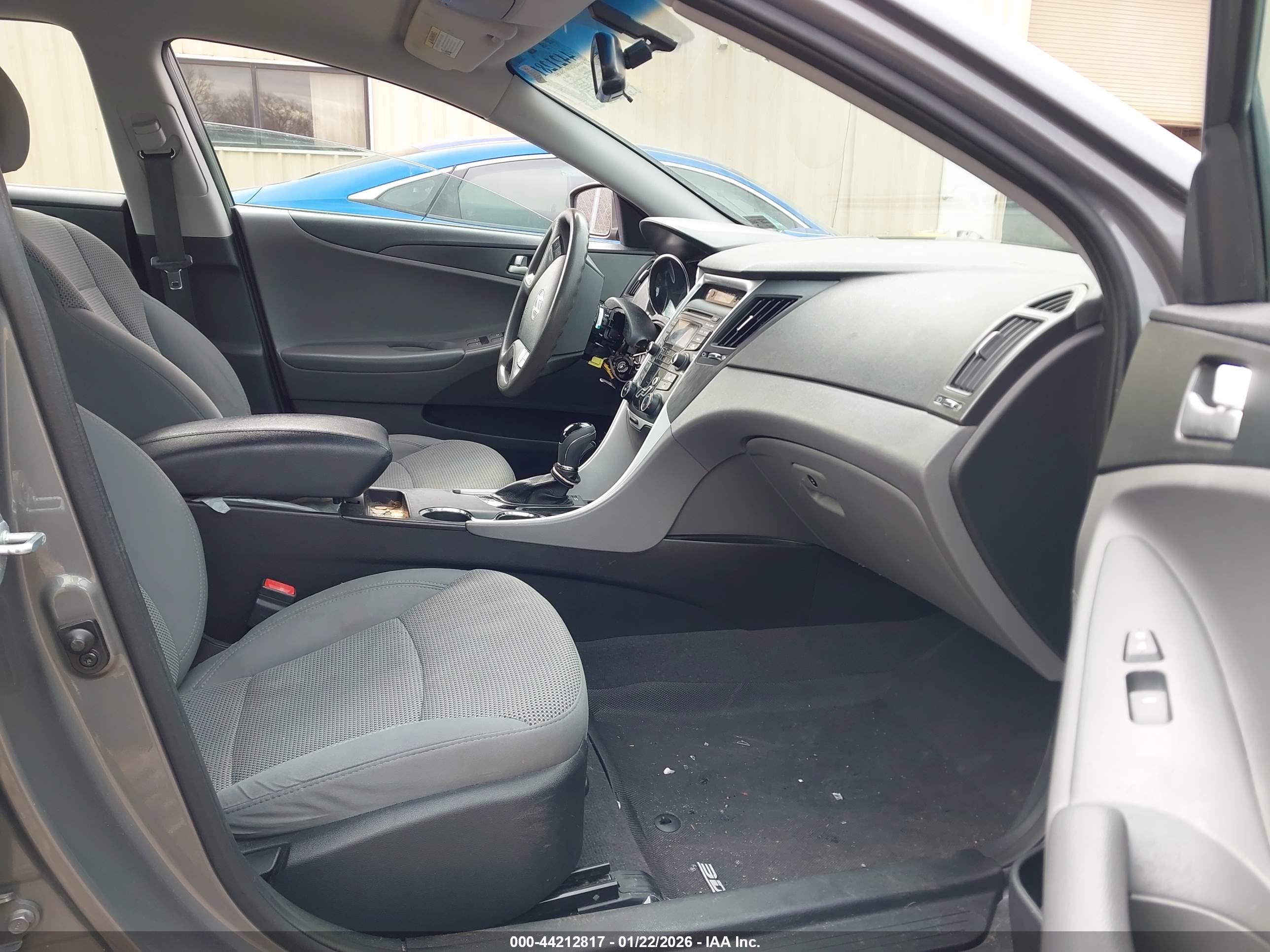 HYUNDAI SONATA image 5