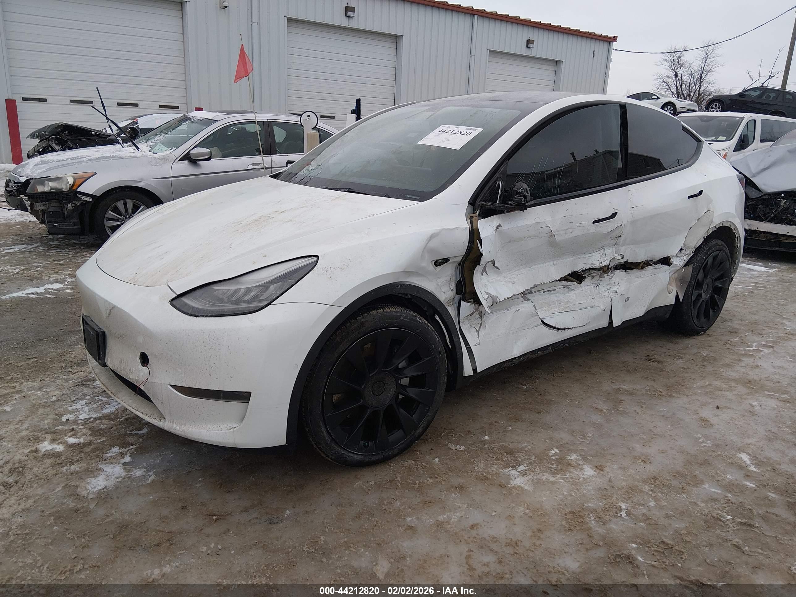 TESLA MODEL image 2