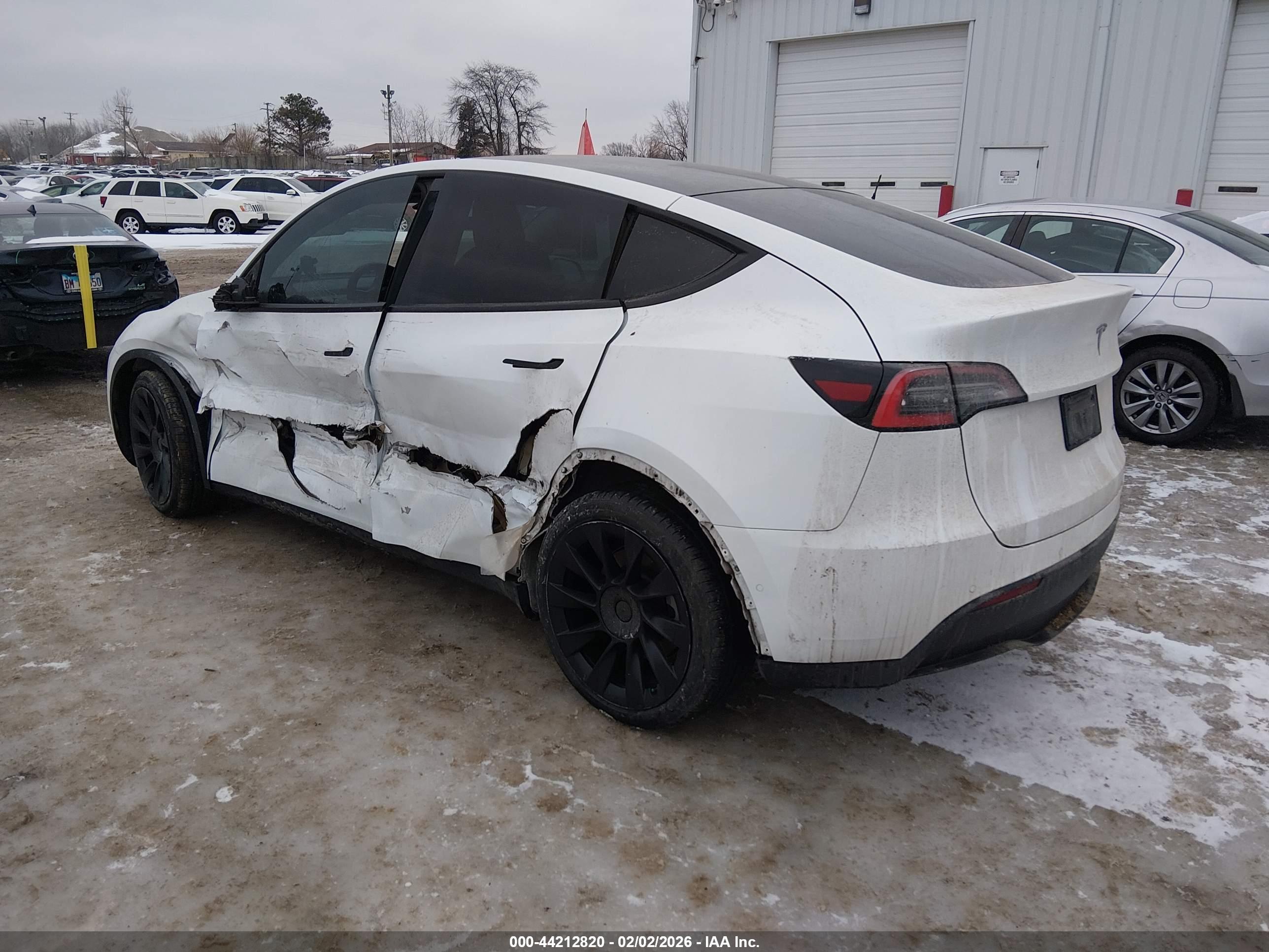 TESLA MODEL image 3