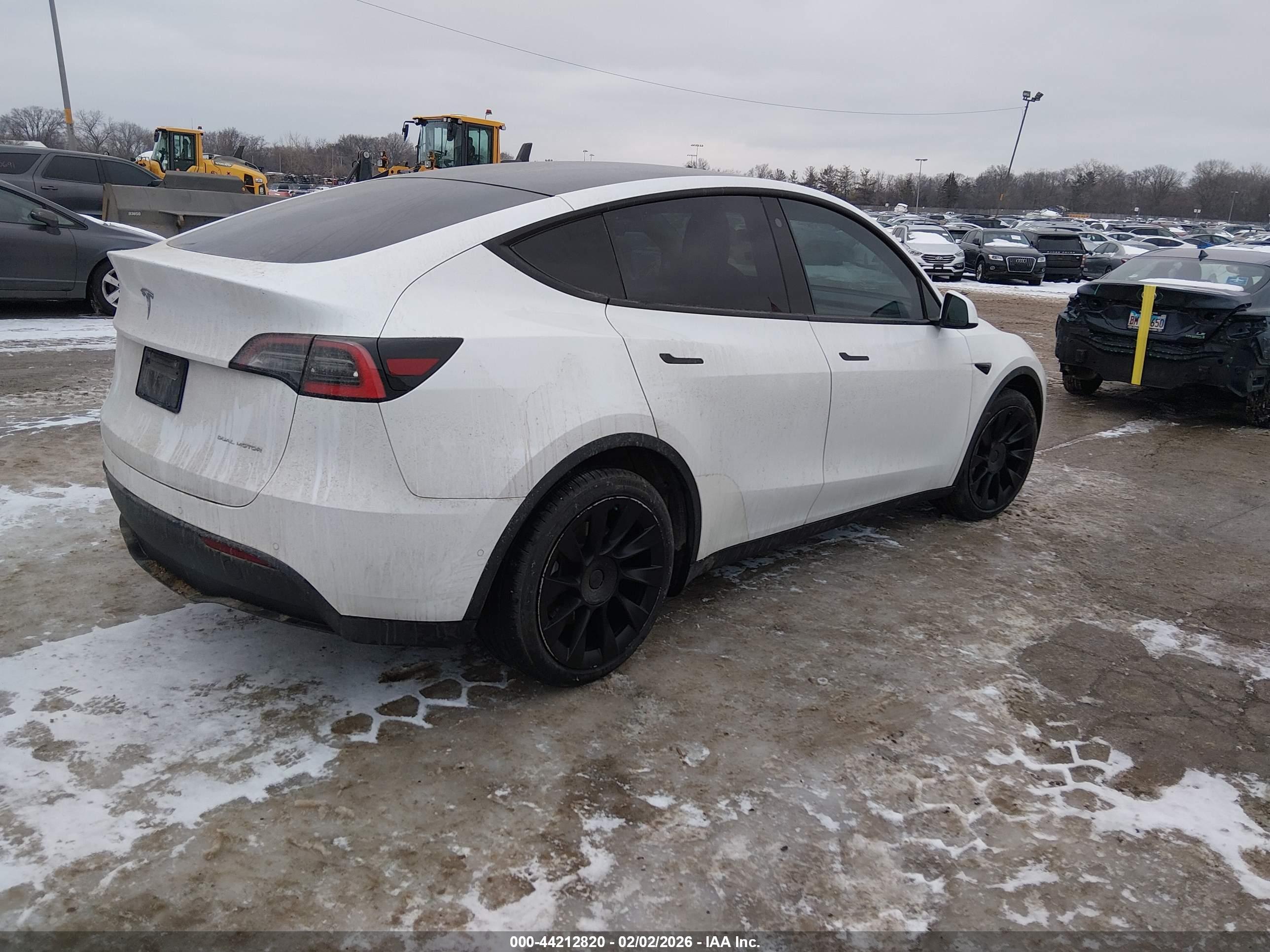 TESLA MODEL image 4