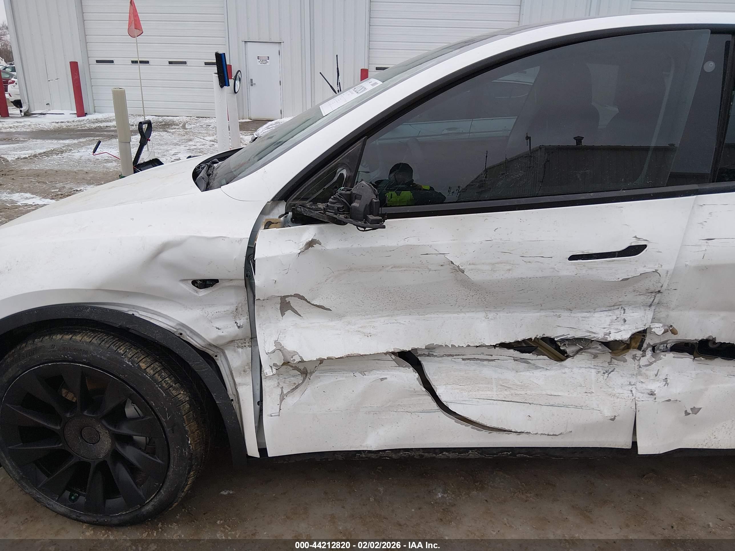 TESLA MODEL image 6