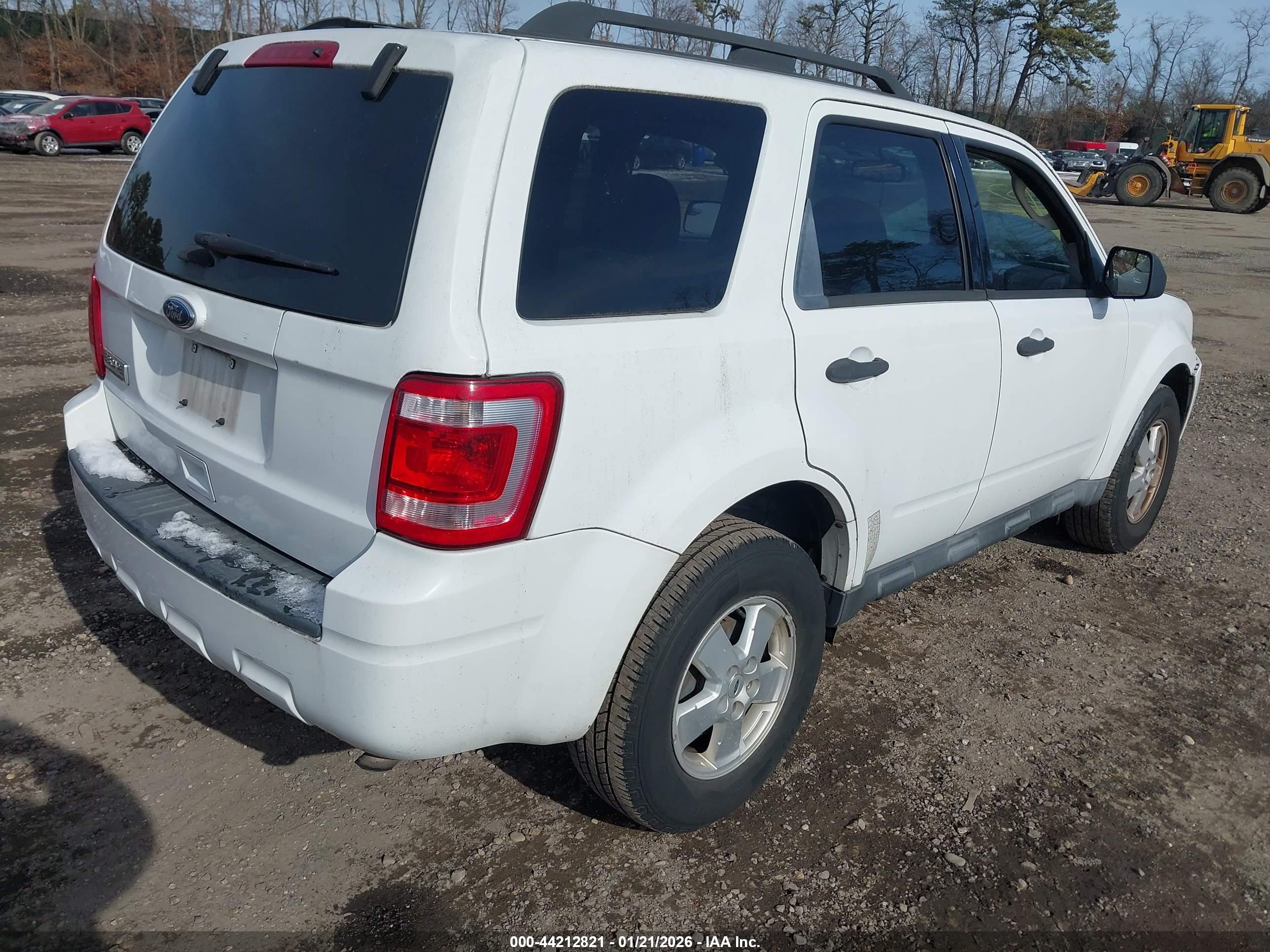 FORD ESCAPE image 4