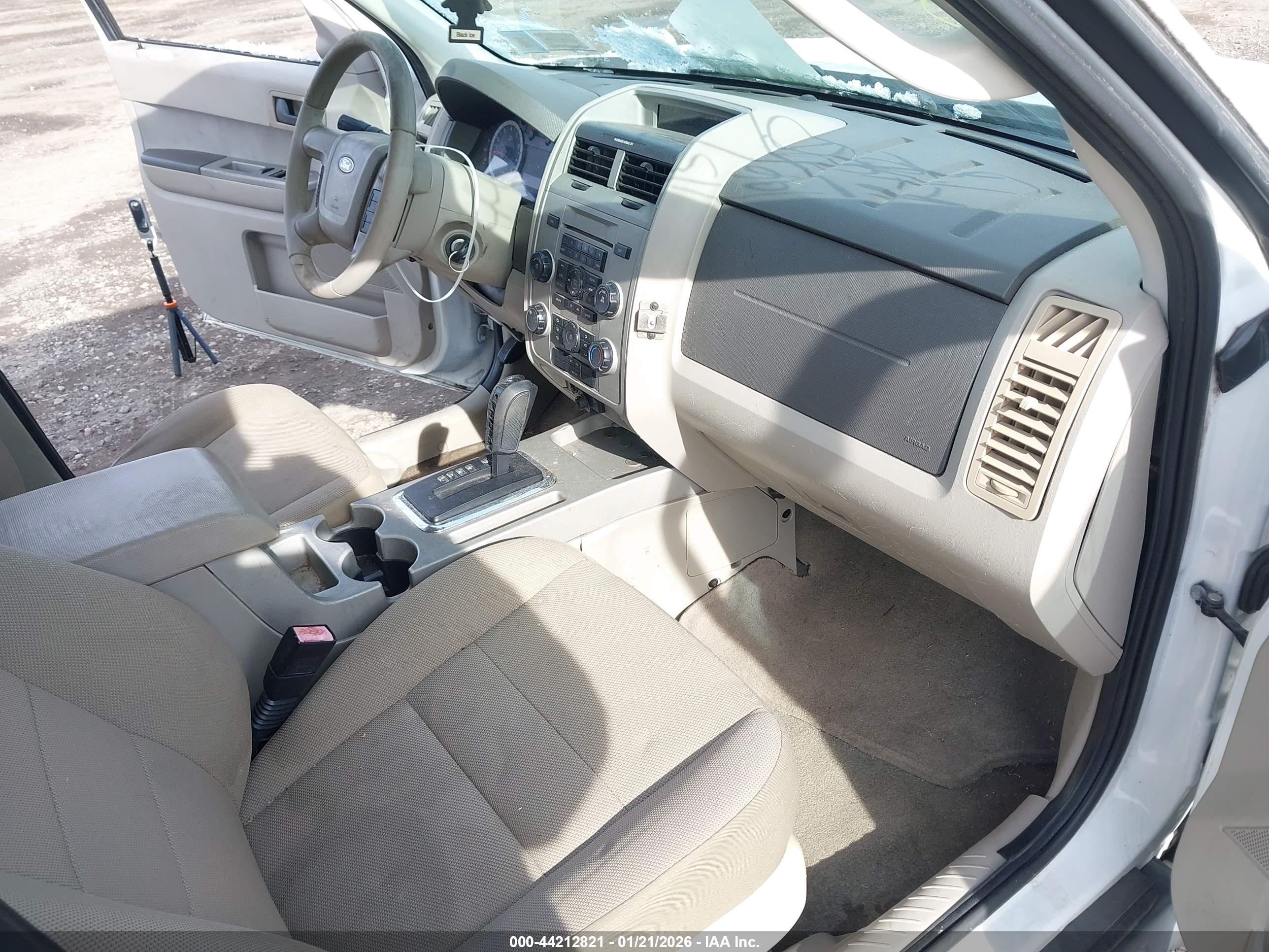 FORD ESCAPE image 5