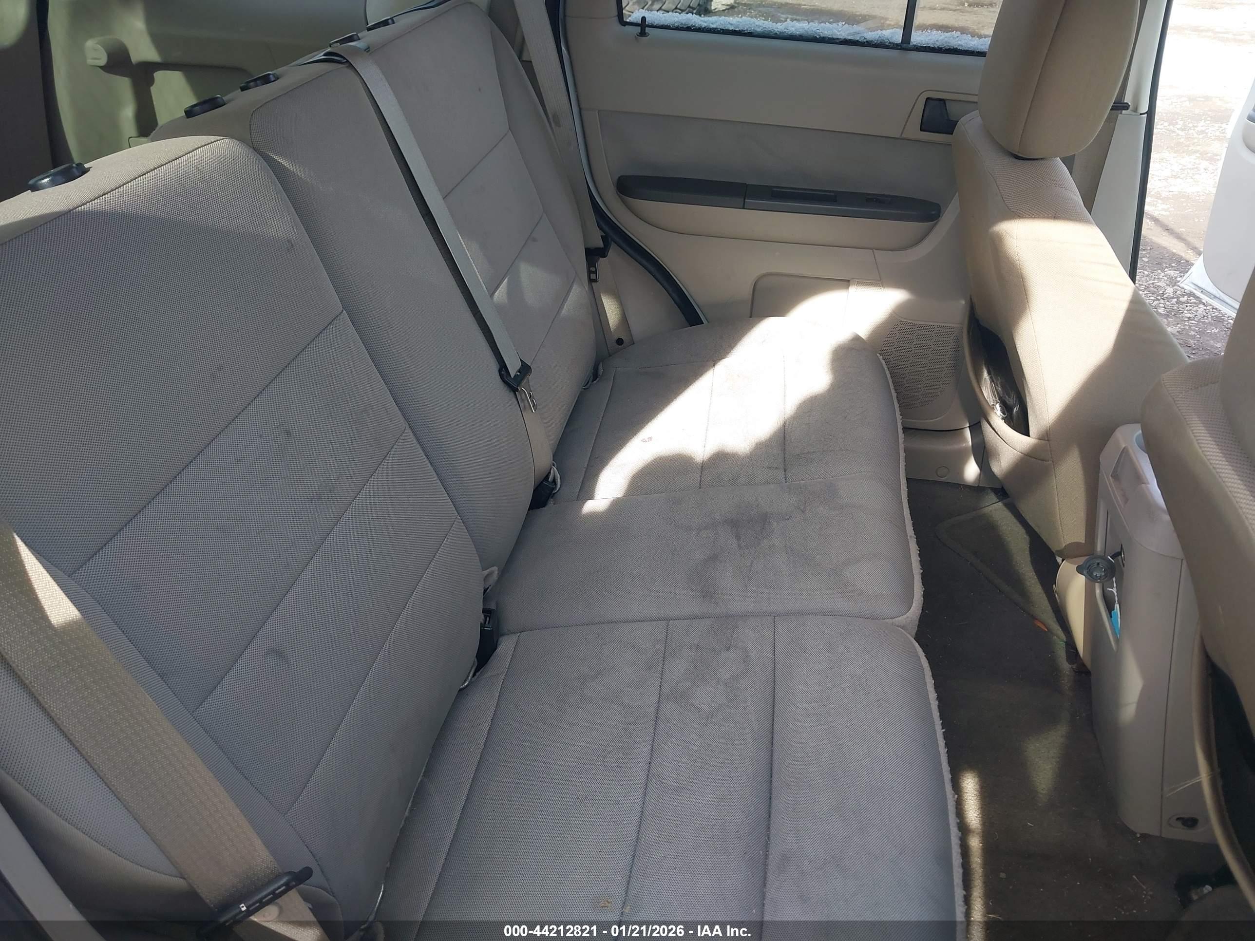 FORD ESCAPE image 8
