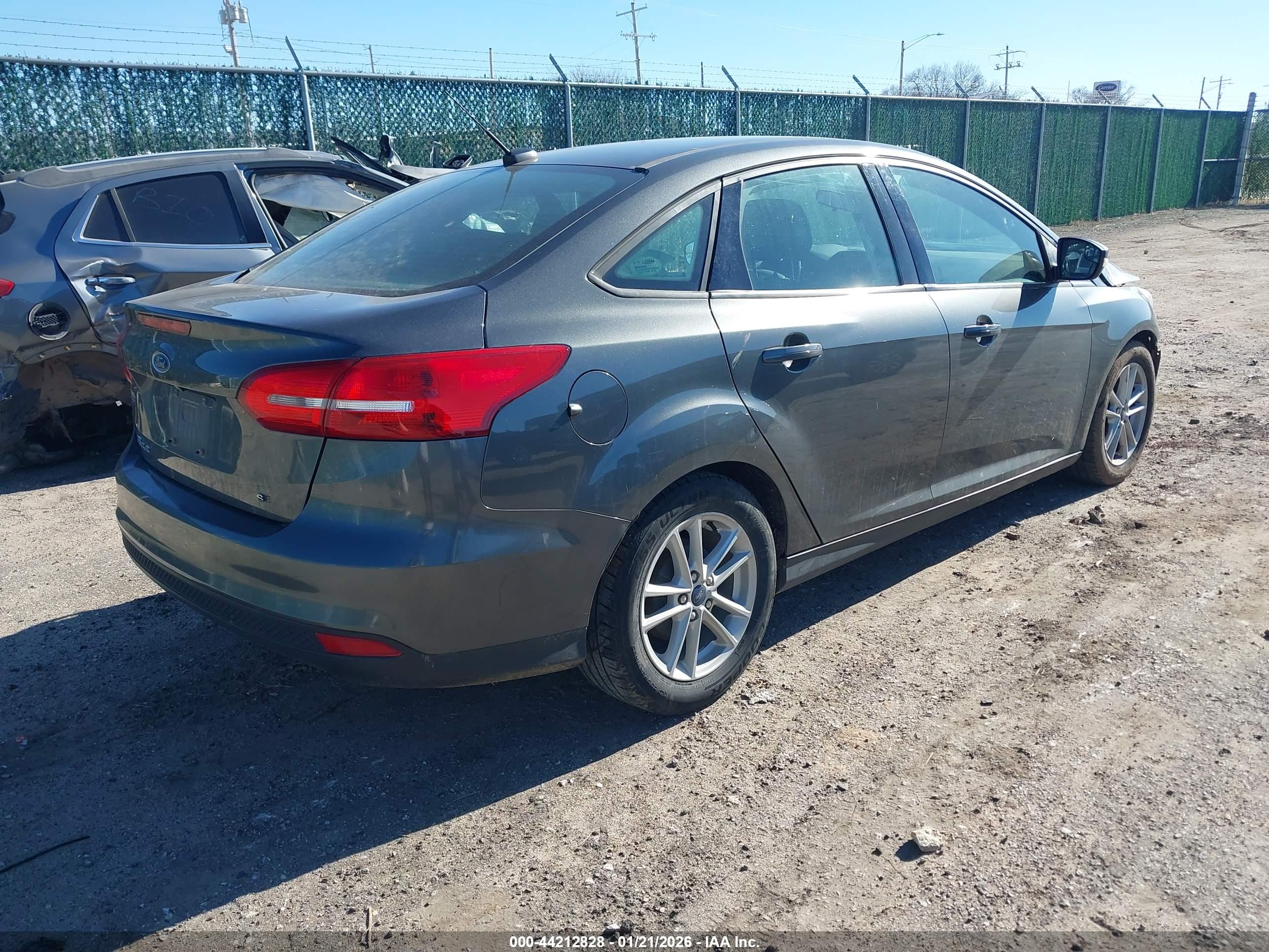FORD FOCUS image 4