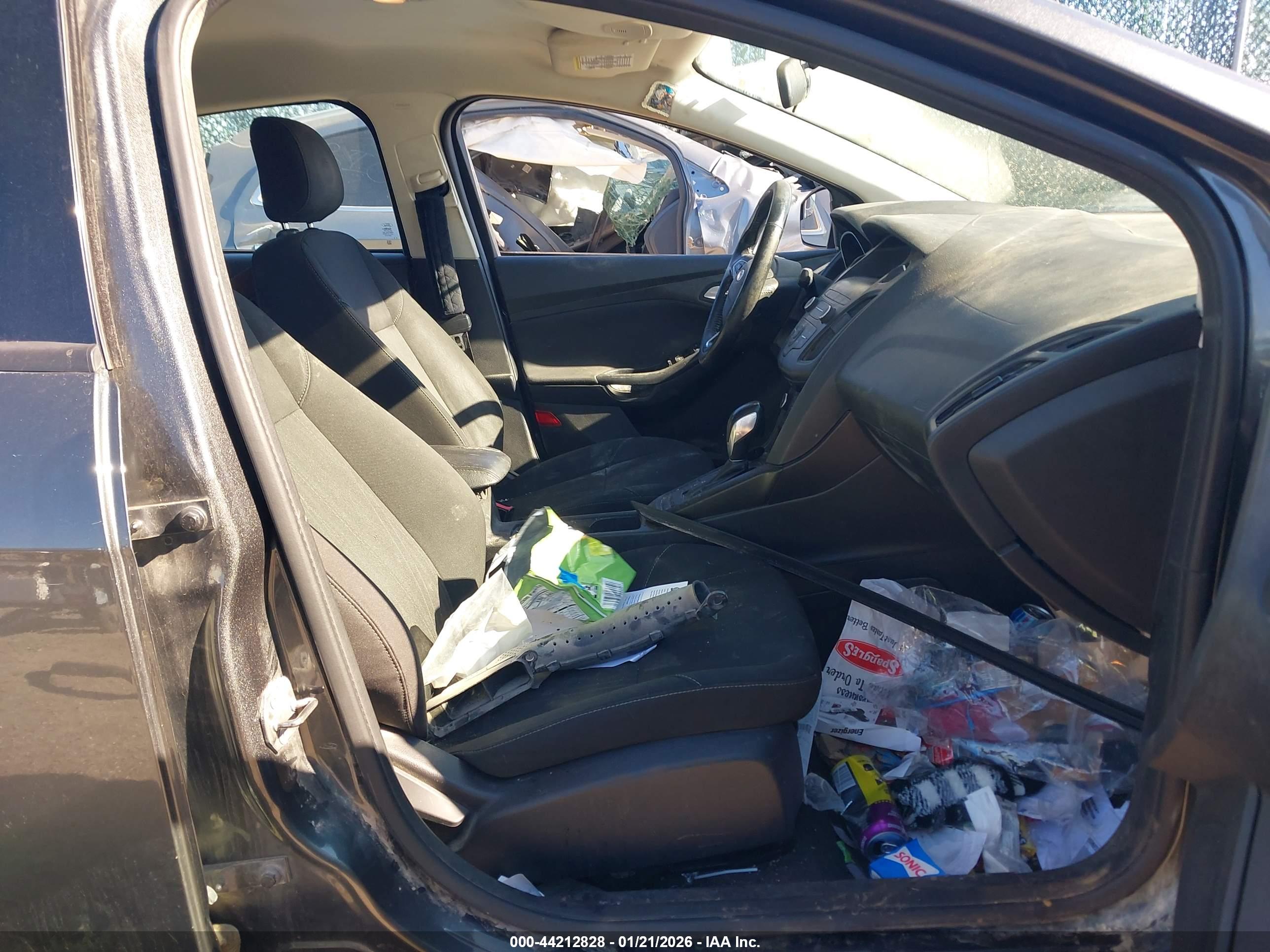 FORD FOCUS image 5
