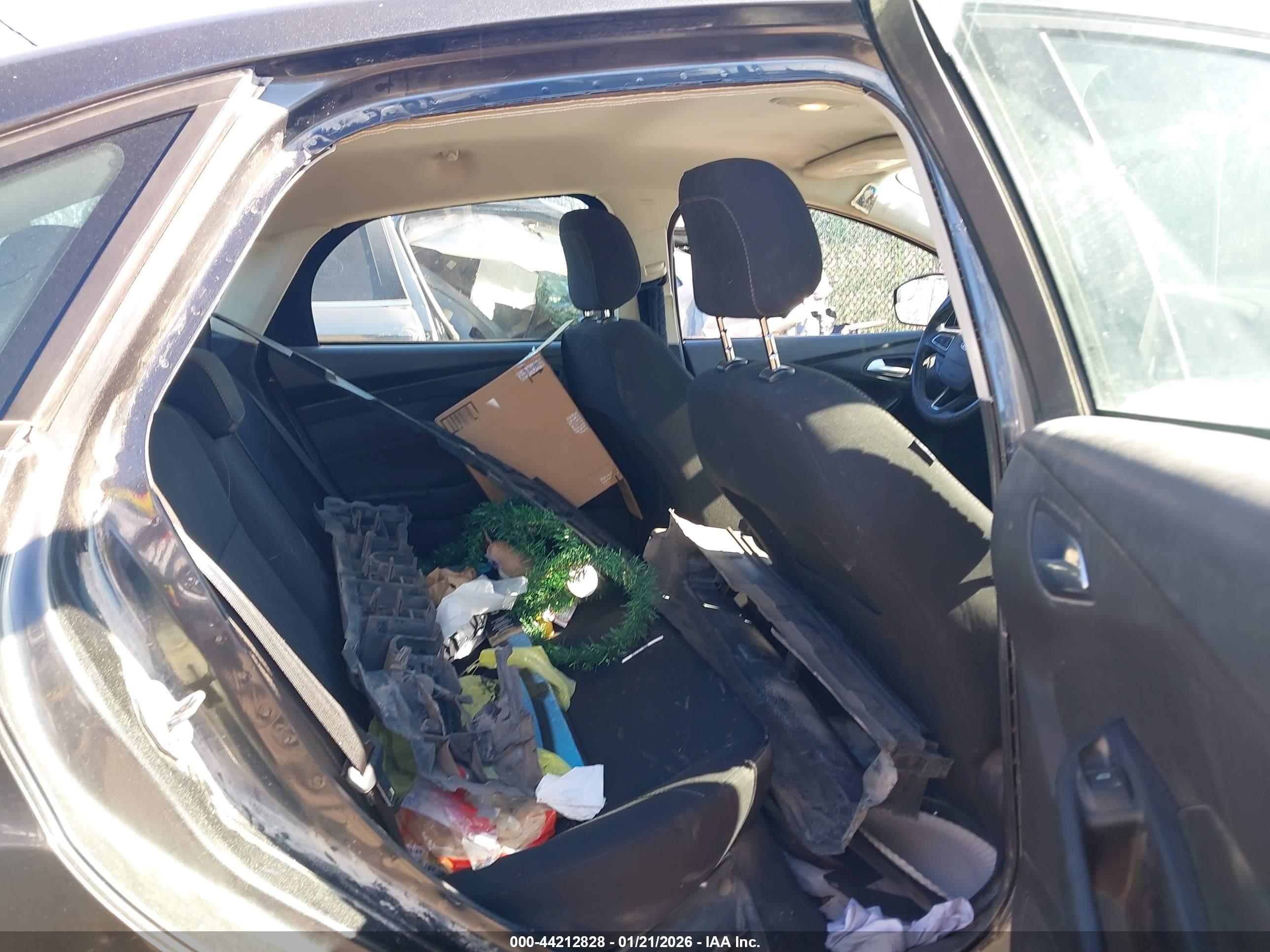 FORD FOCUS image 8