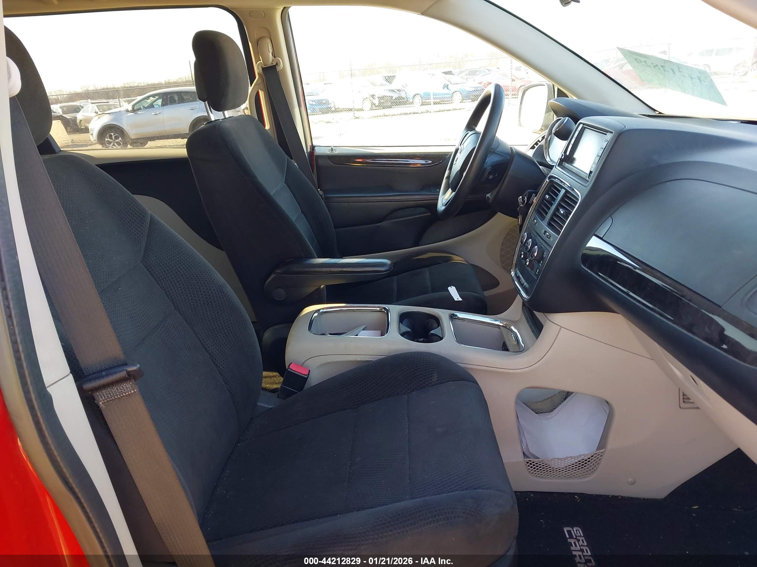 DODGE GRAND image 5