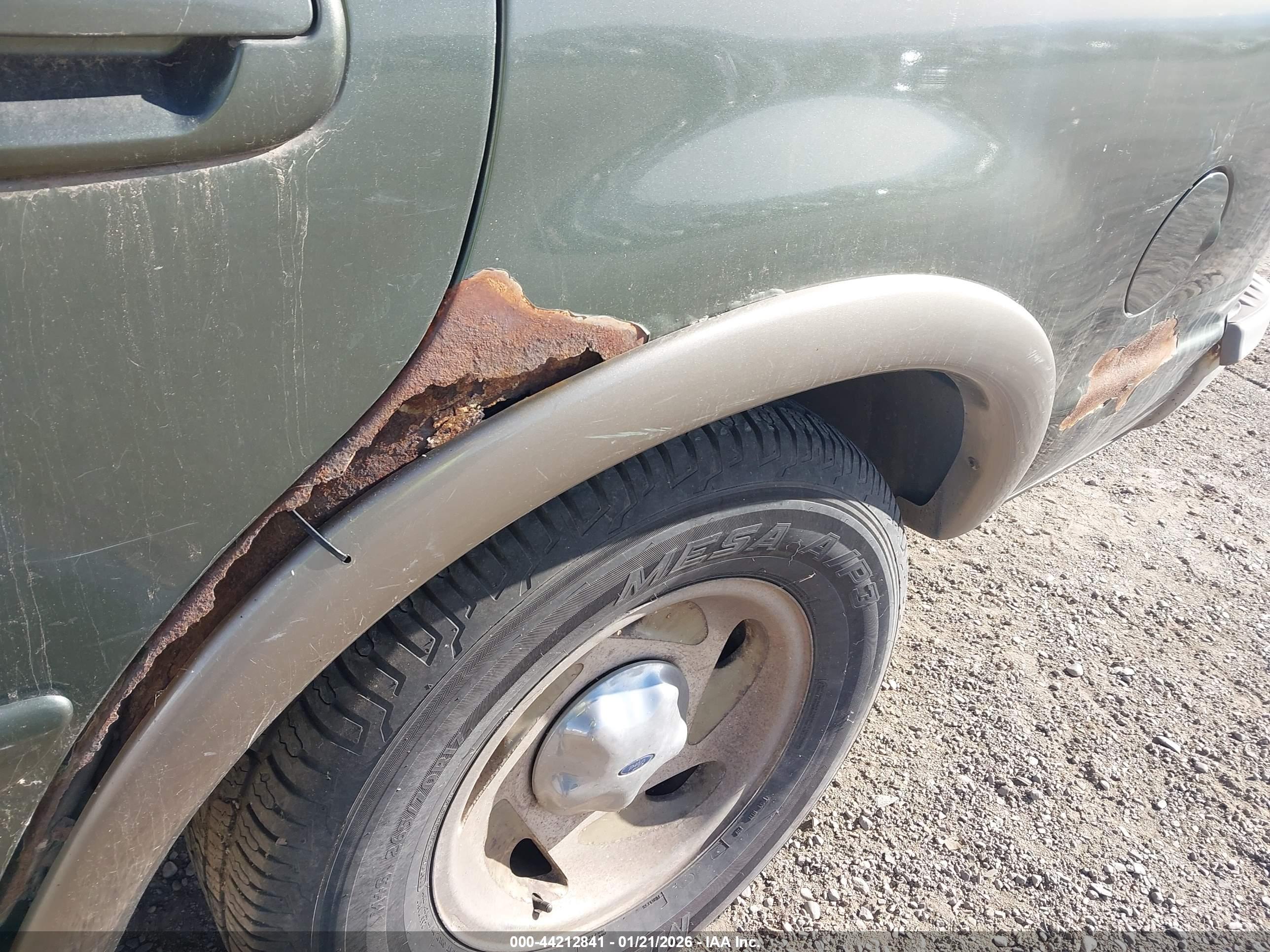 FORD EXPEDITION image 6