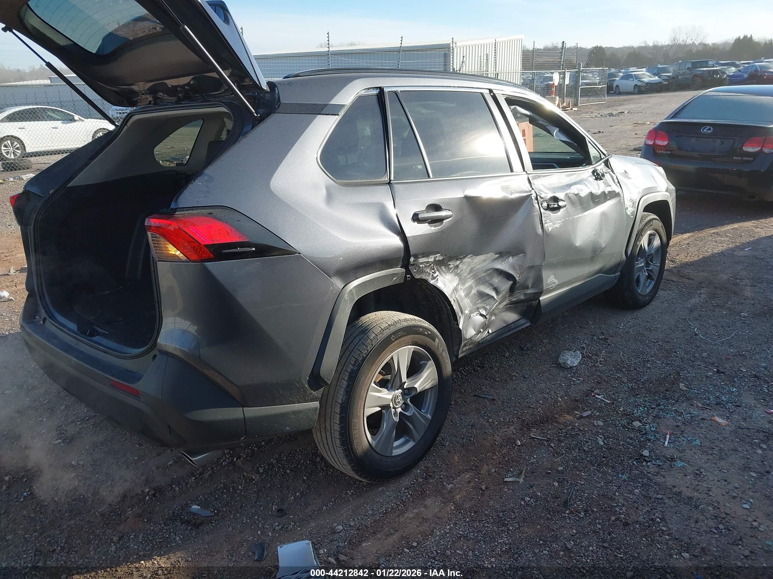TOYOTA RAV4 image 4
