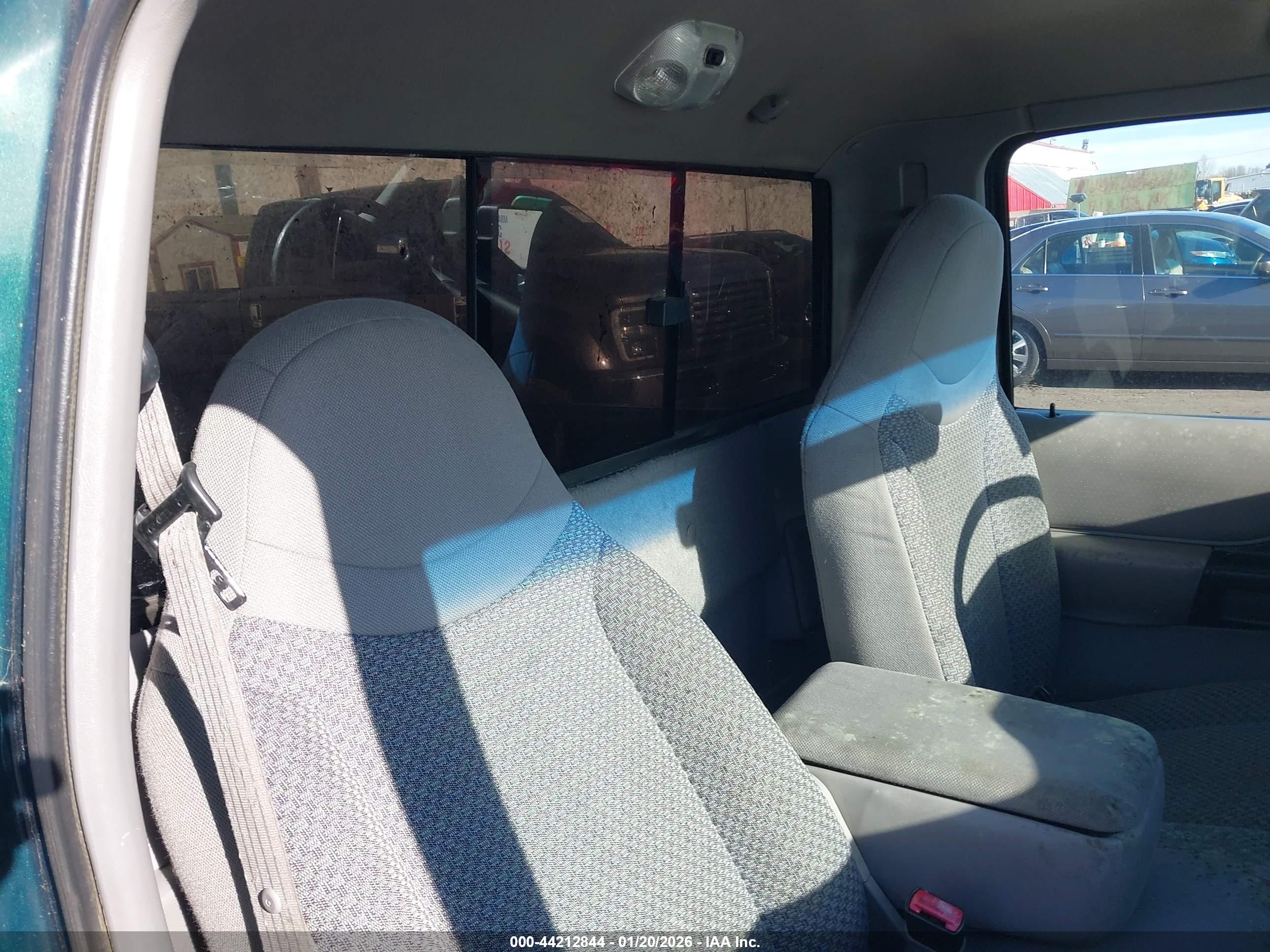 FORD RANGER image 8