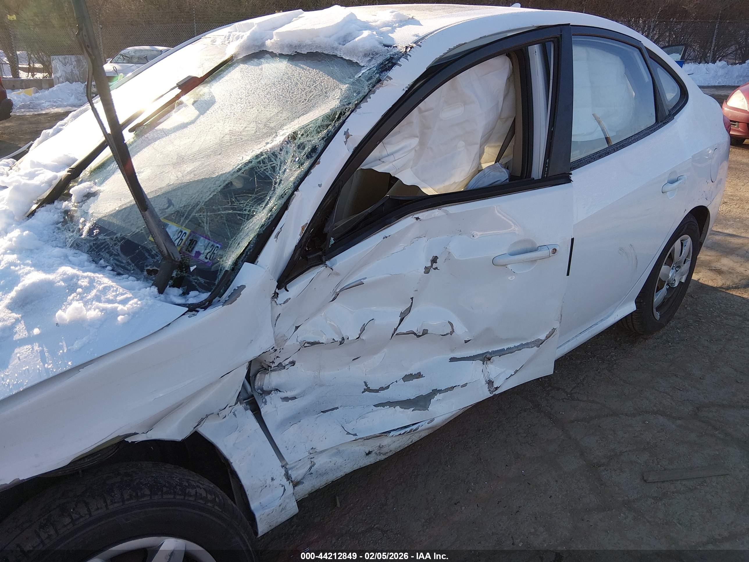 HYUNDAI ELANTRA image 6
