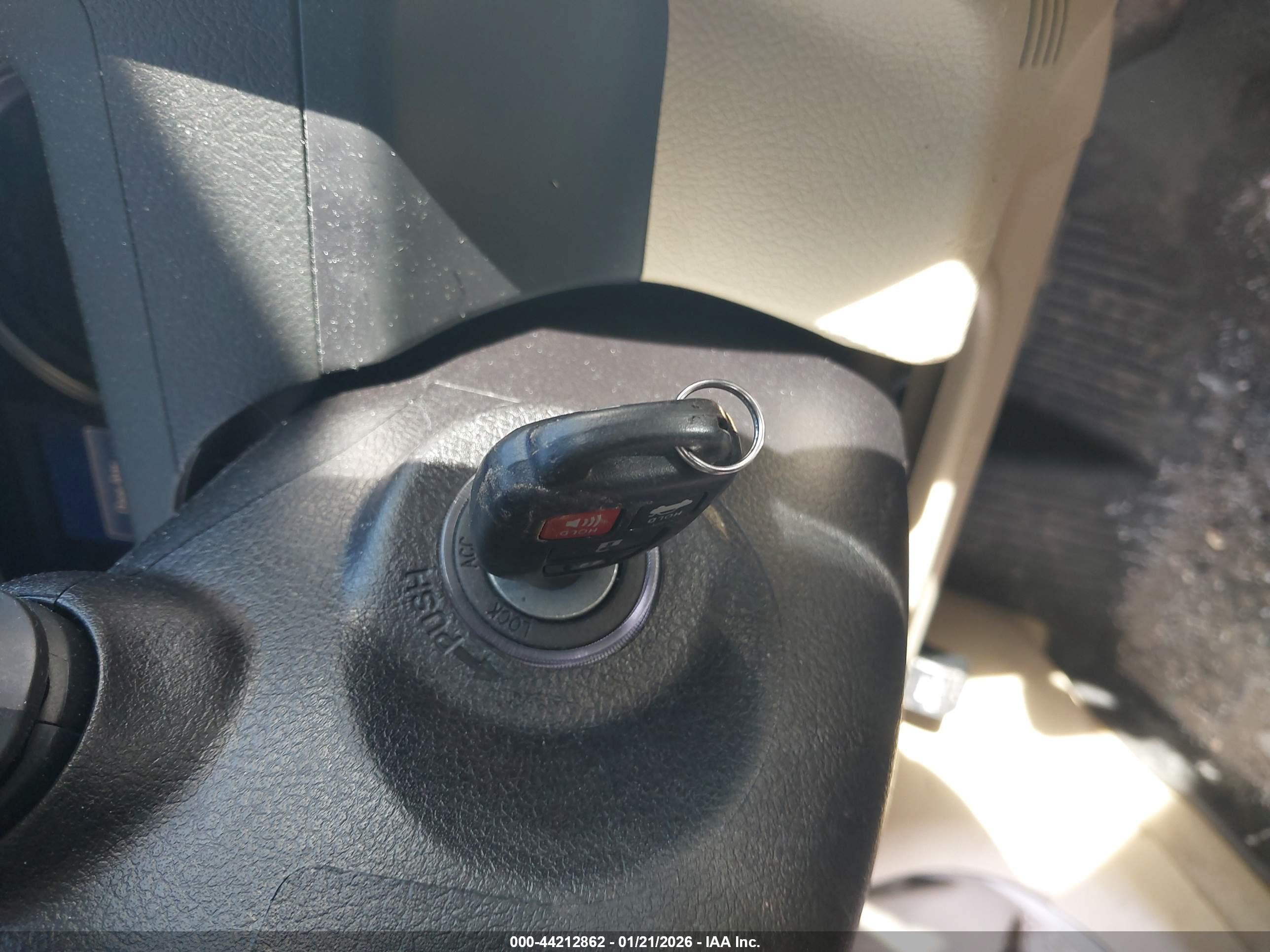 TOYOTA CAMRY image 11