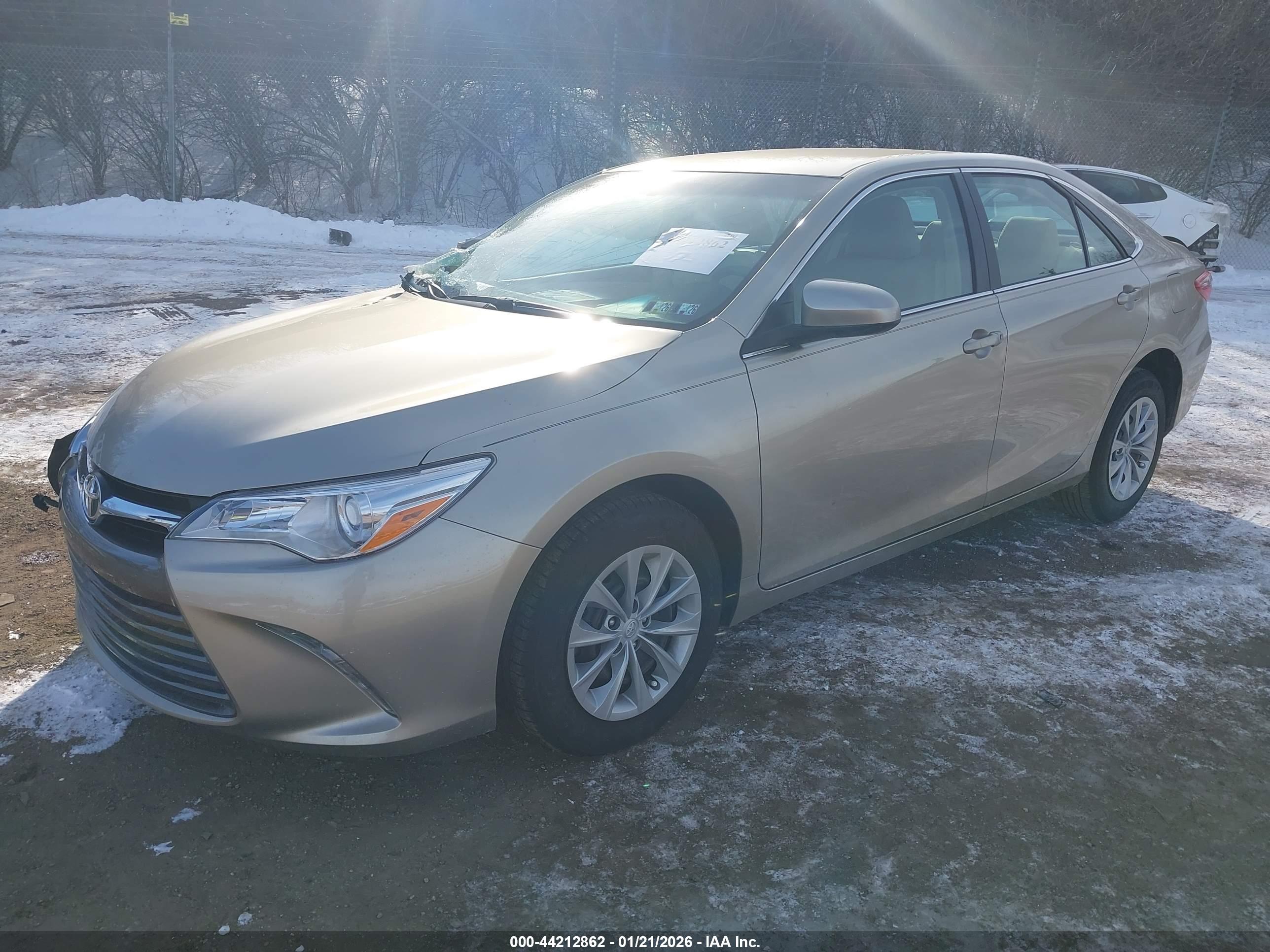 TOYOTA CAMRY image 2