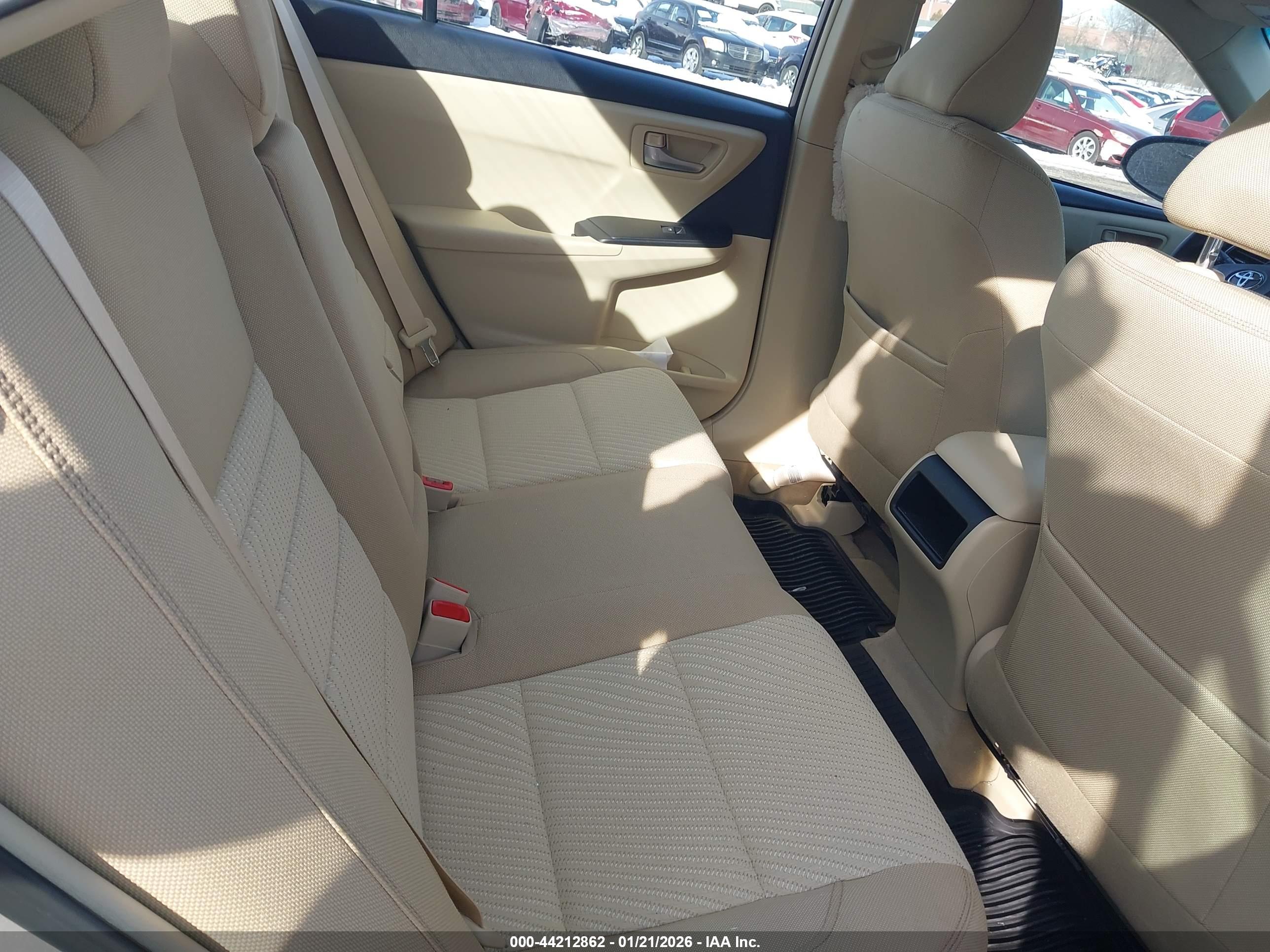 TOYOTA CAMRY image 8