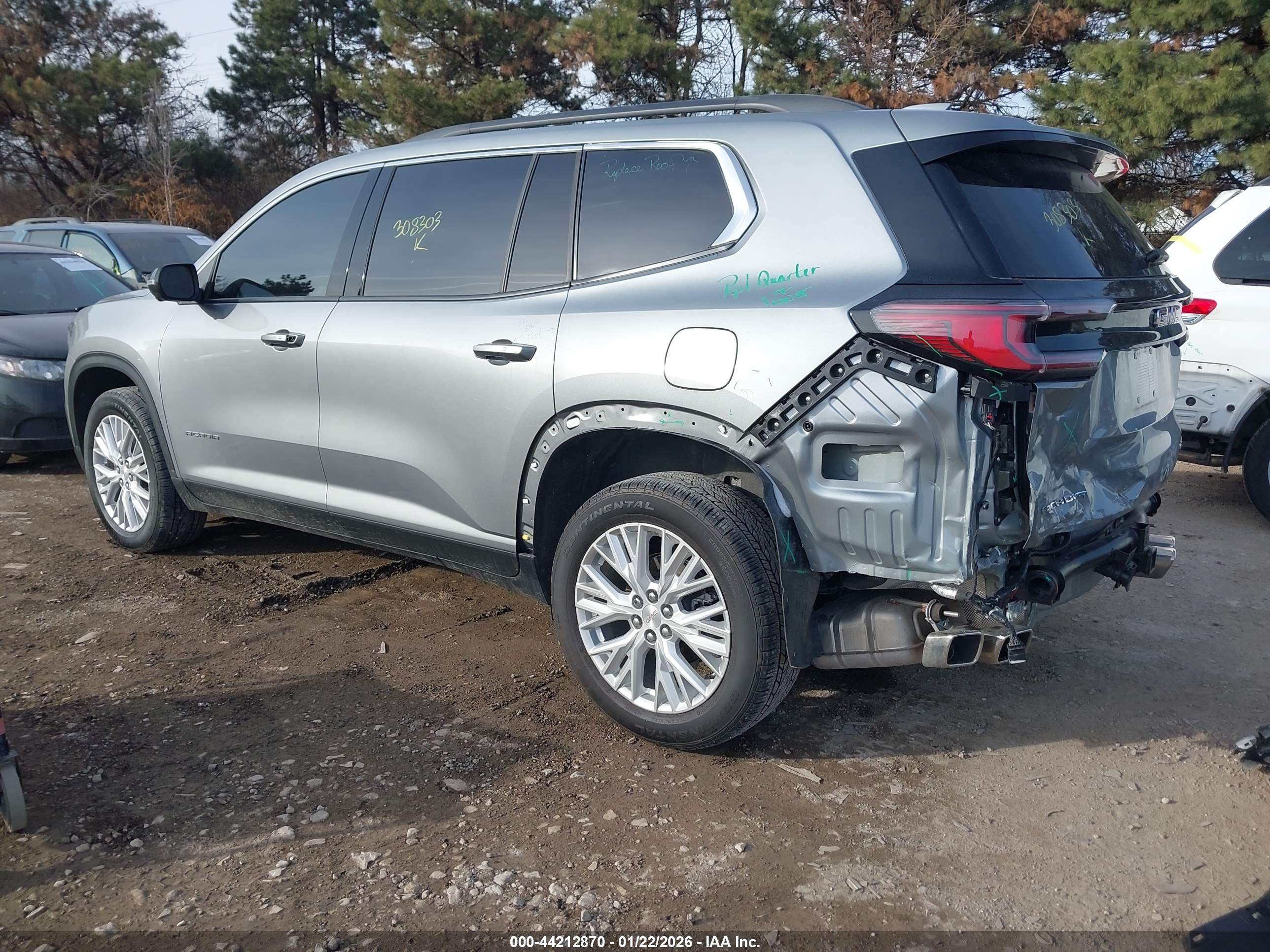 GMC ACADIA image 3