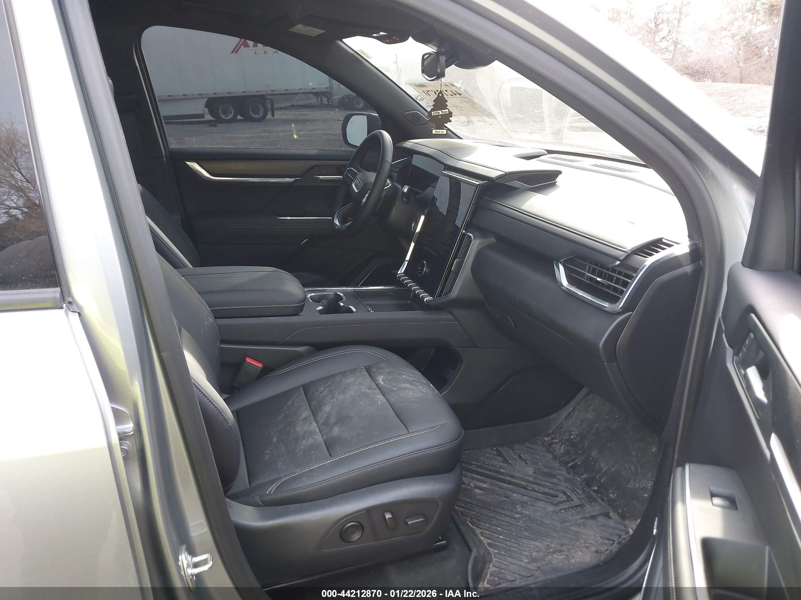 GMC ACADIA image 5