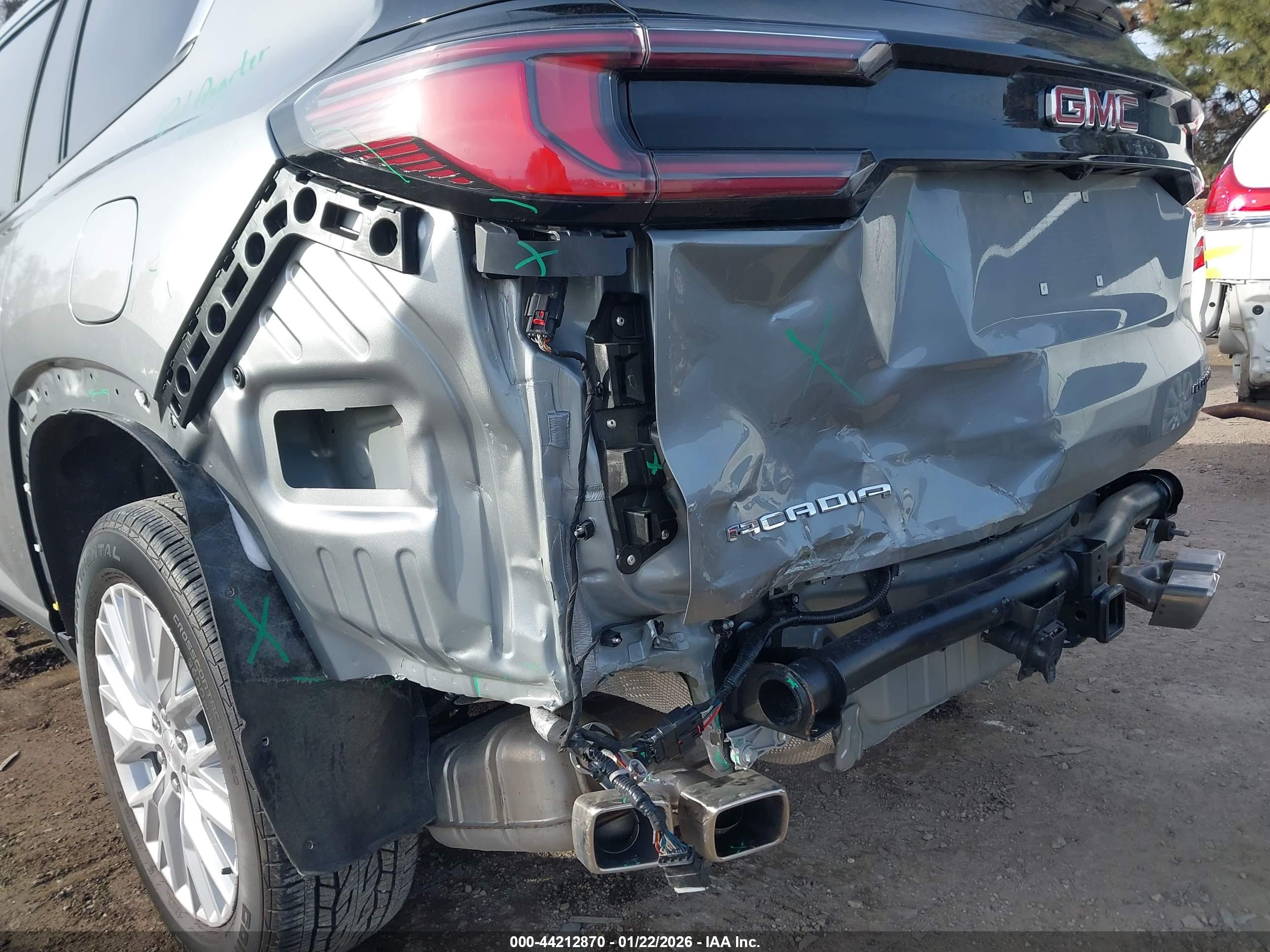 GMC ACADIA image 6