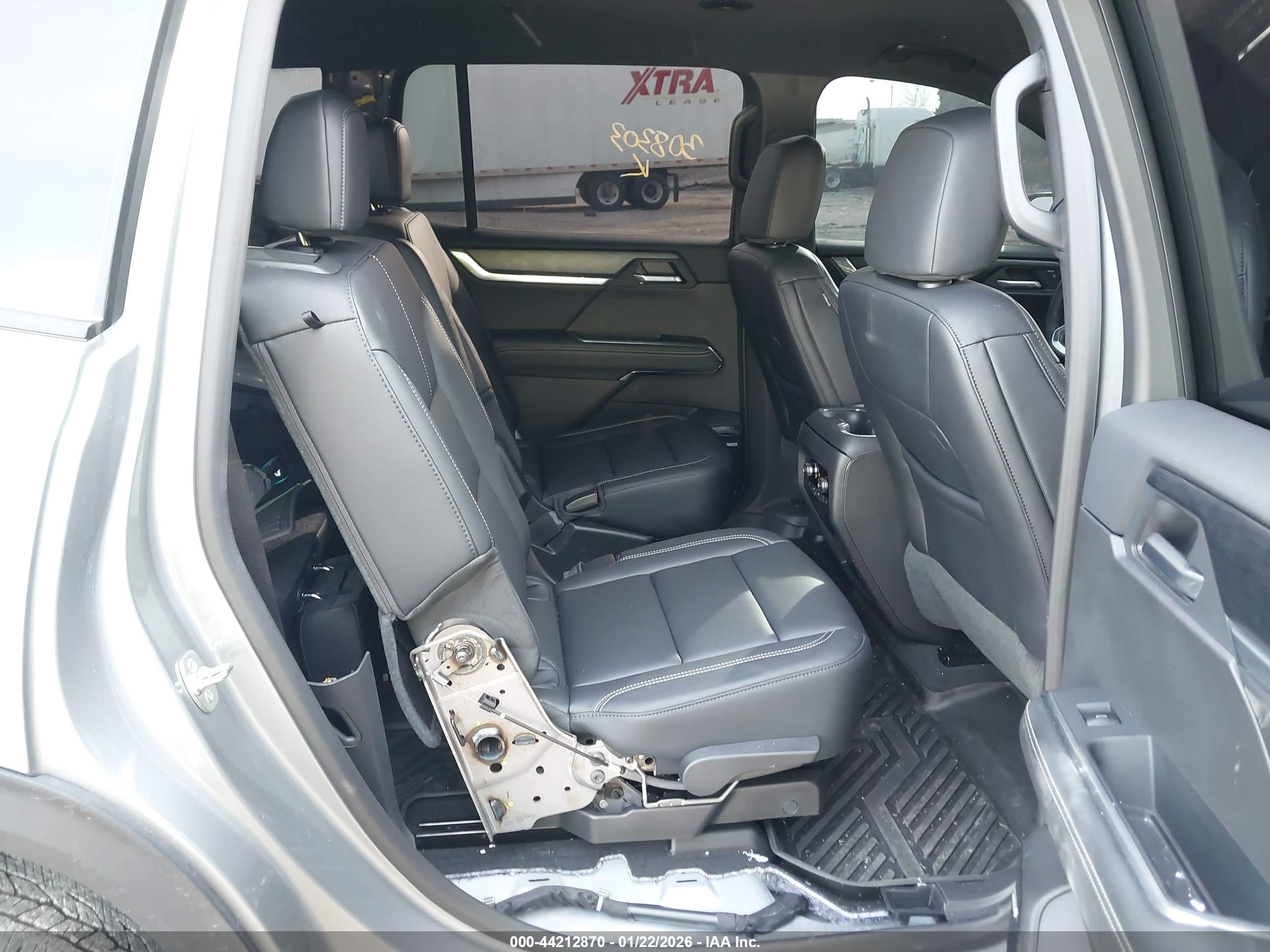 GMC ACADIA image 8