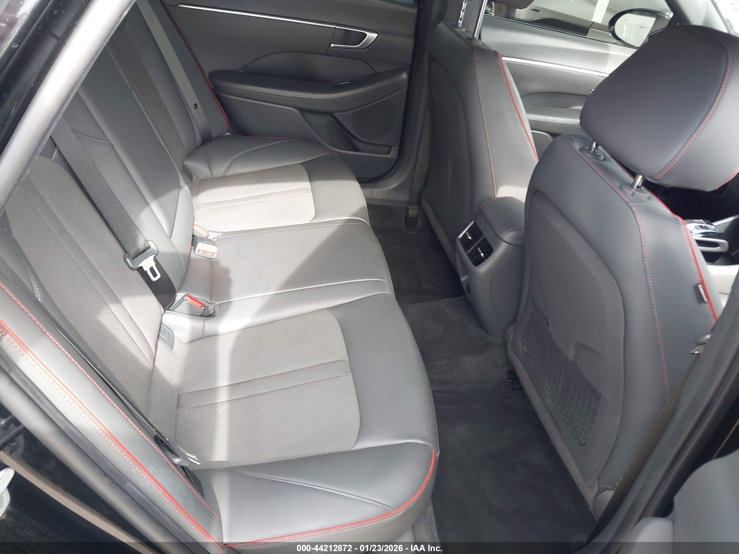 HYUNDAI SONATA image 8