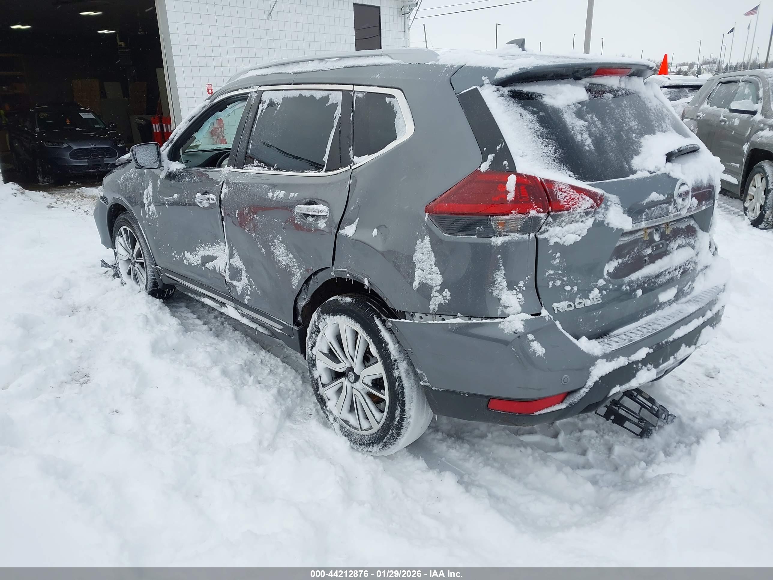 NISSAN ROGUE image 3