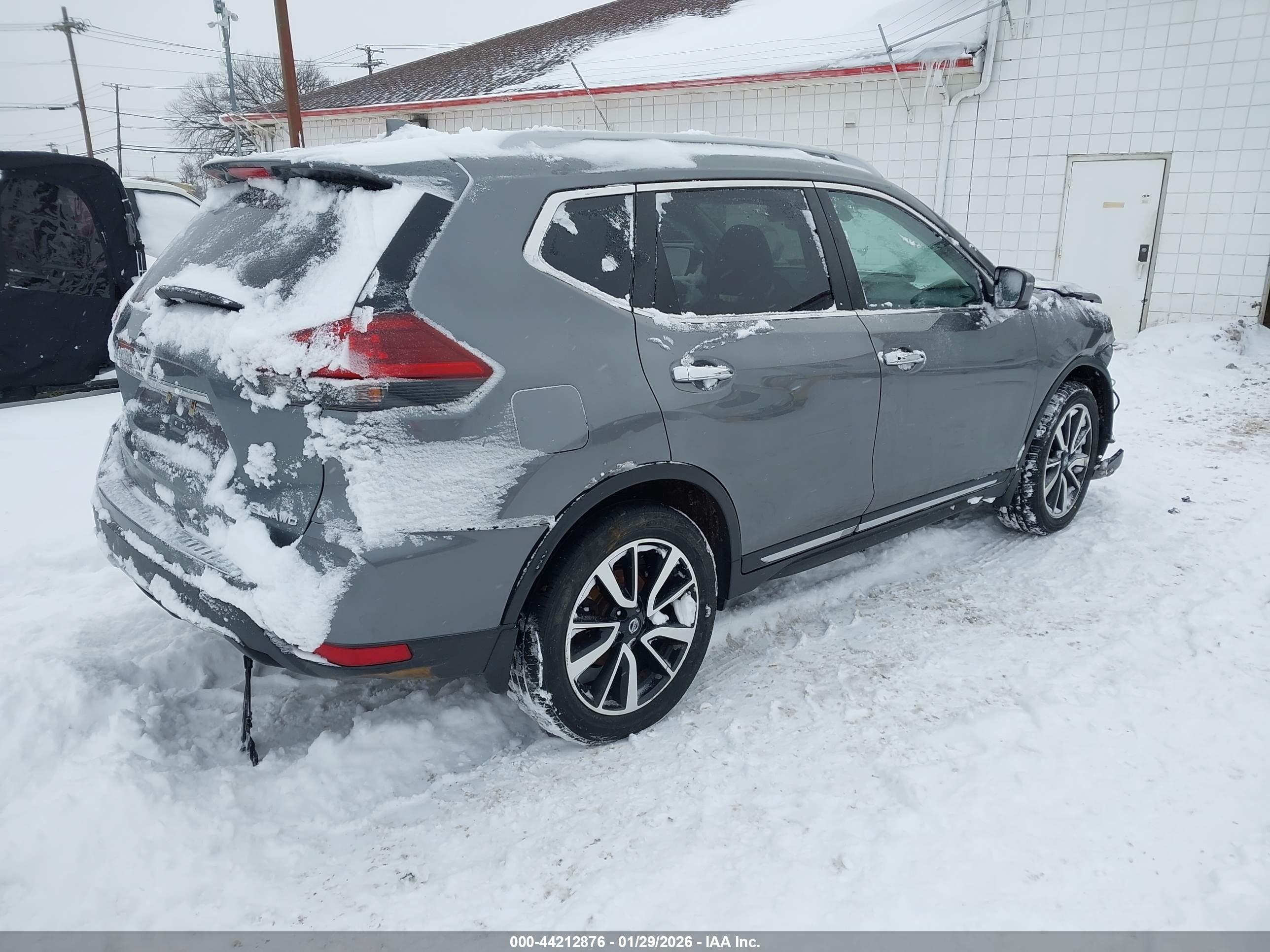 NISSAN ROGUE image 4
