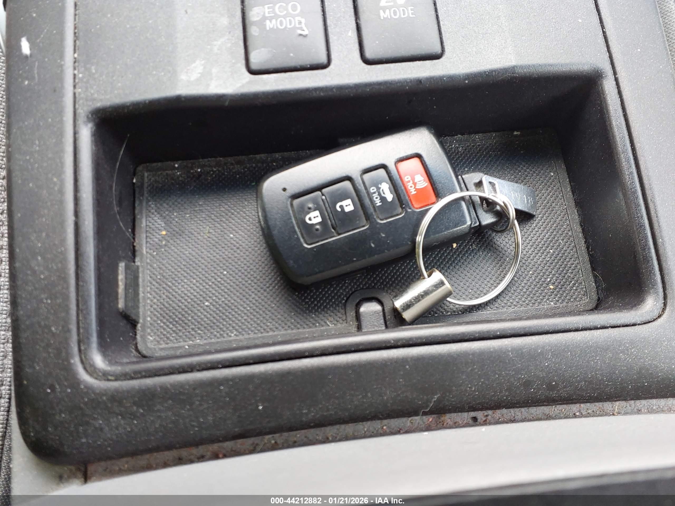 TOYOTA CAMRY image 11