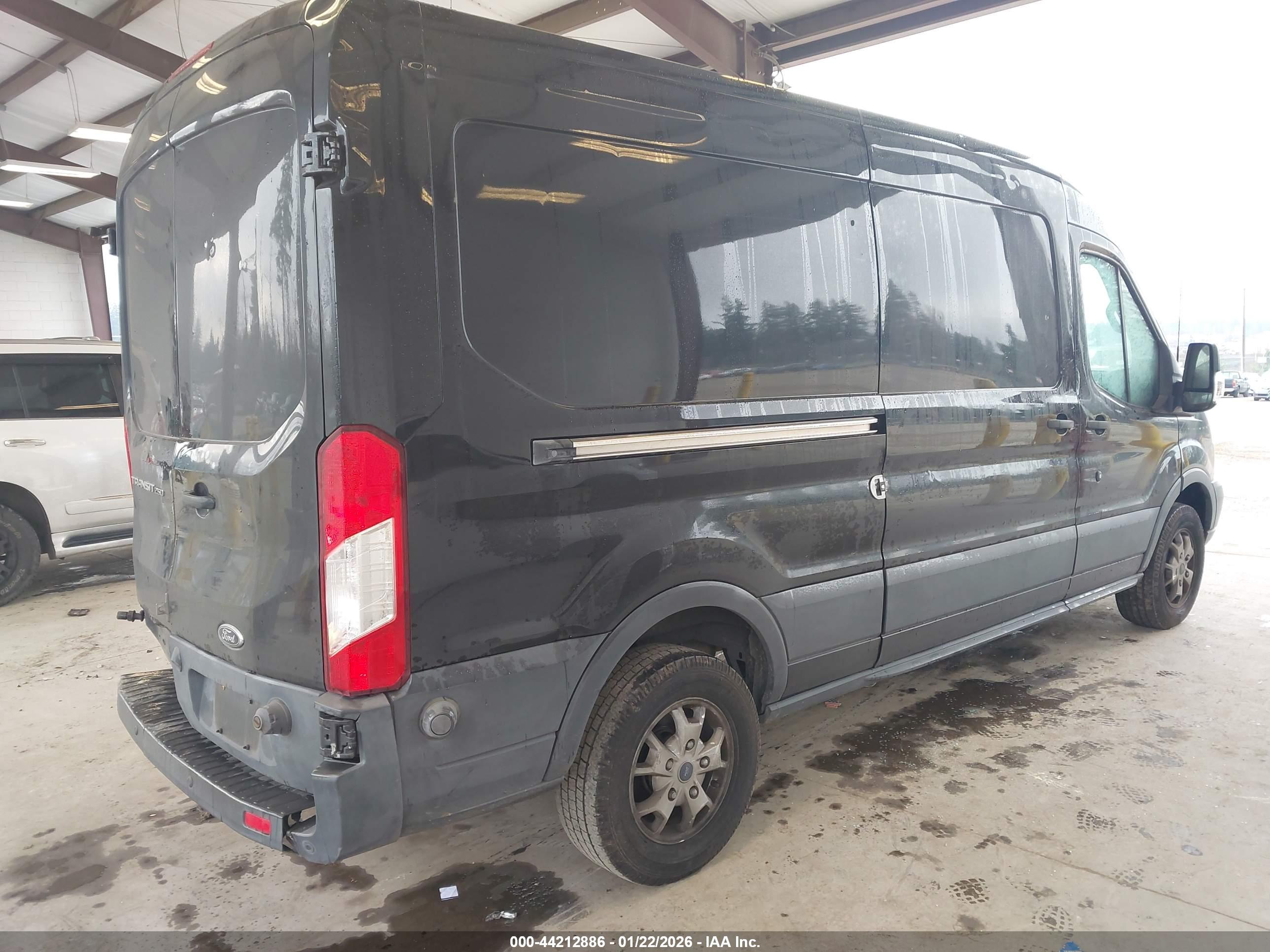 FORD TRANSIT-250 image 4