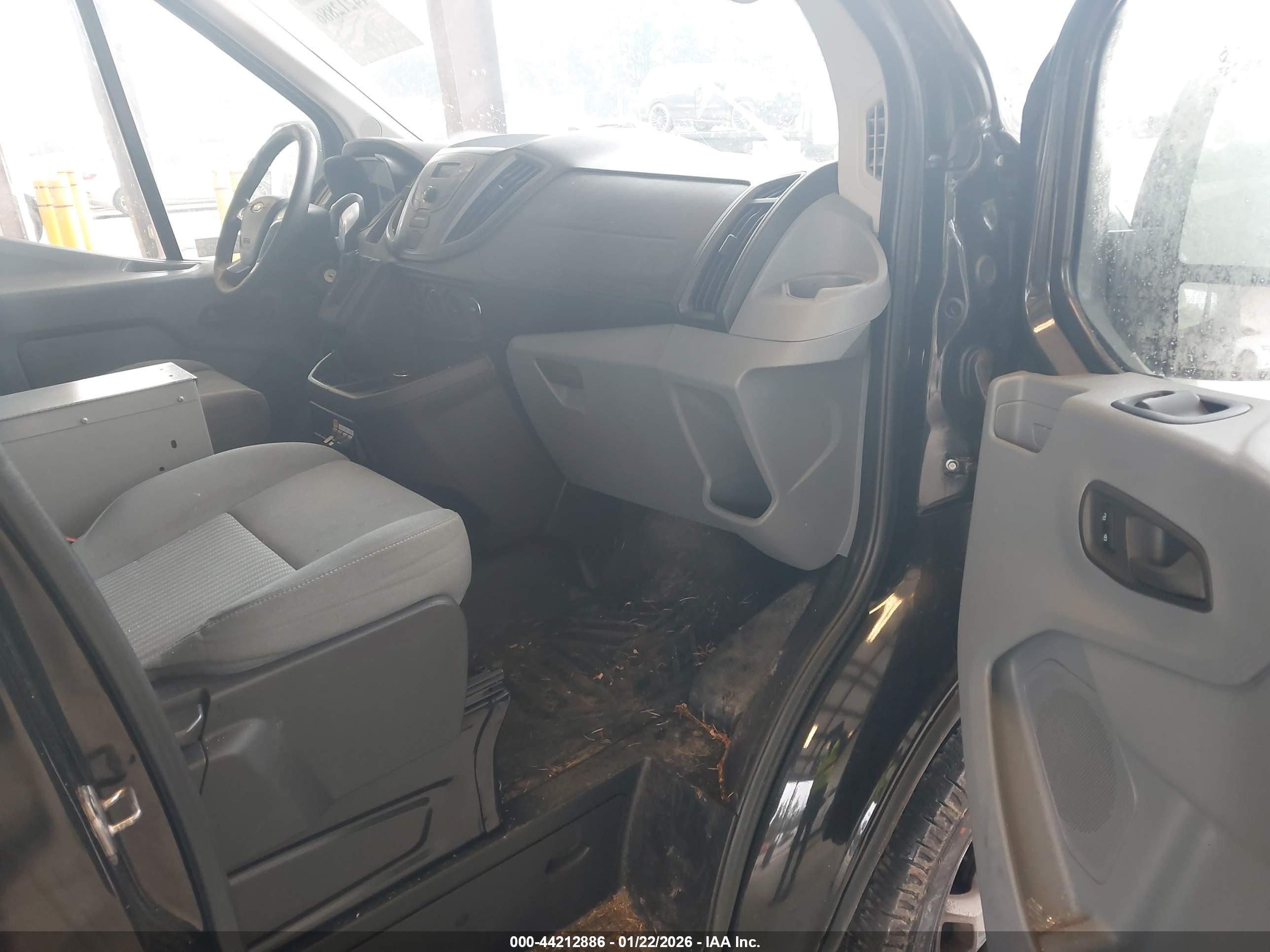 FORD TRANSIT-250 image 5