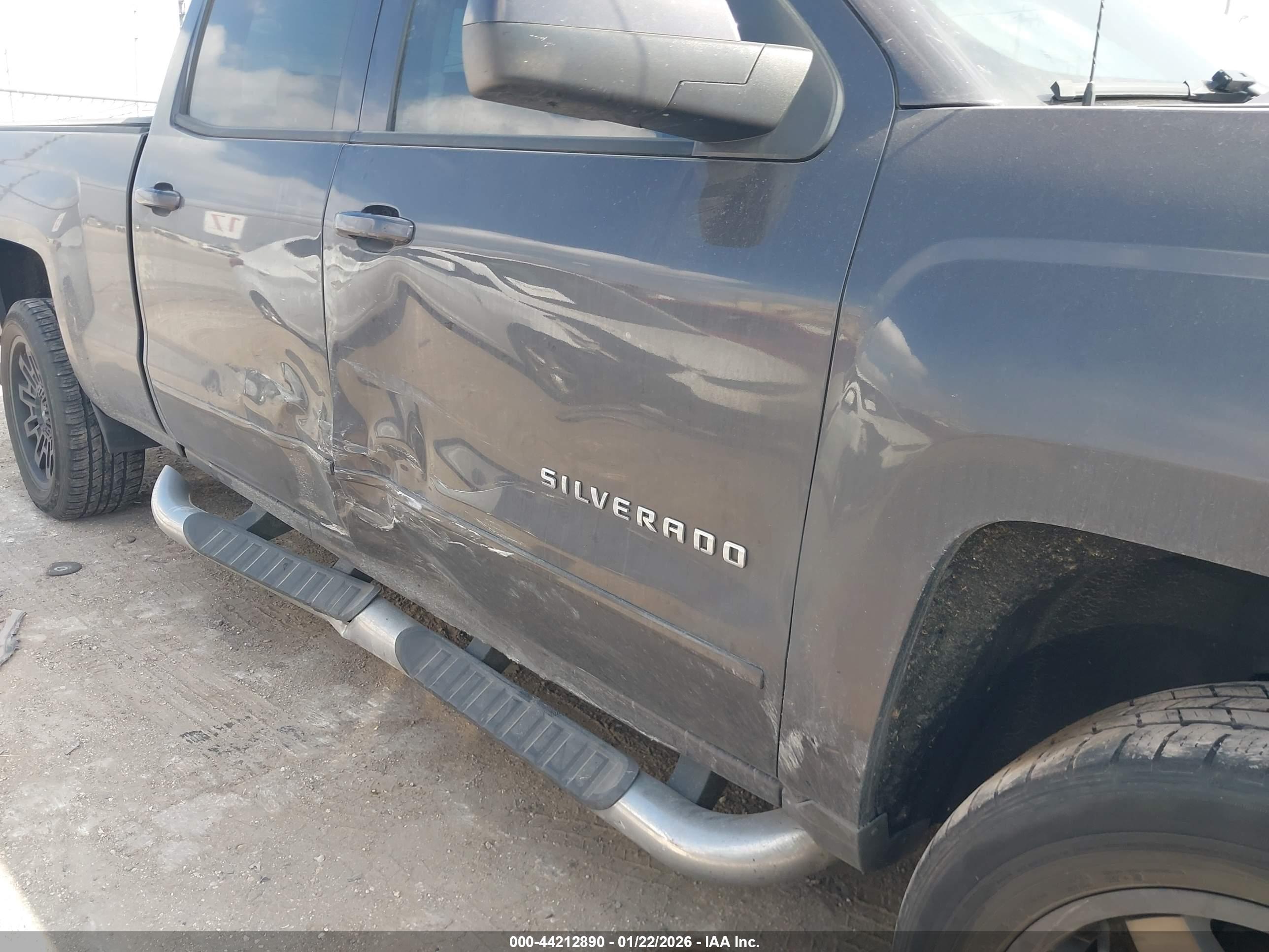 CHEVROLET SILVERADO image 6