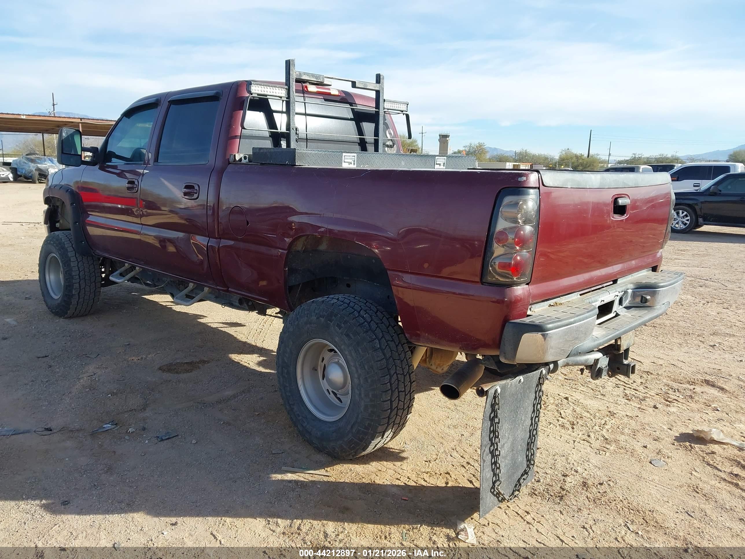 CHEVROLET SILVERADO image 3