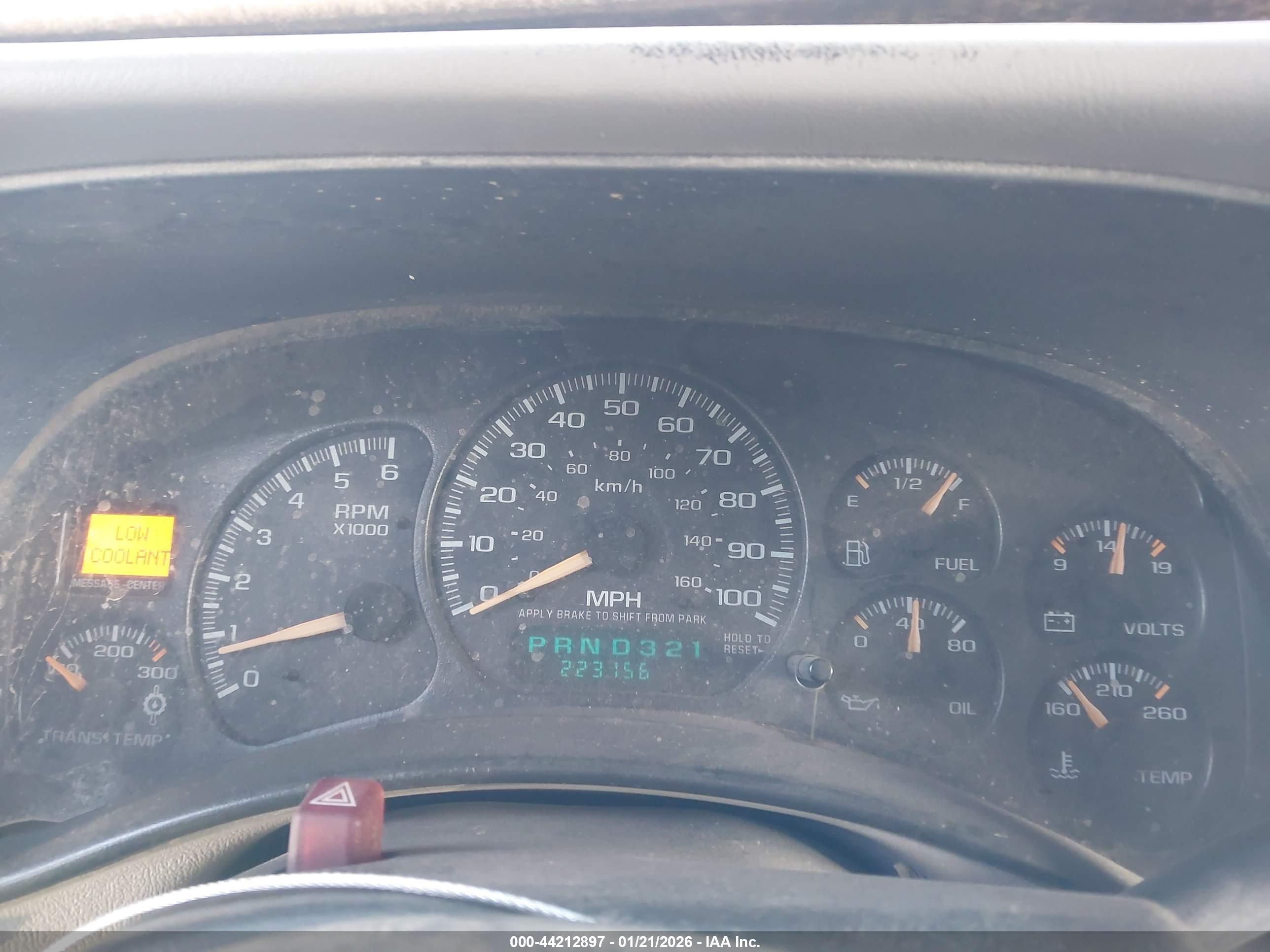 CHEVROLET SILVERADO image 7