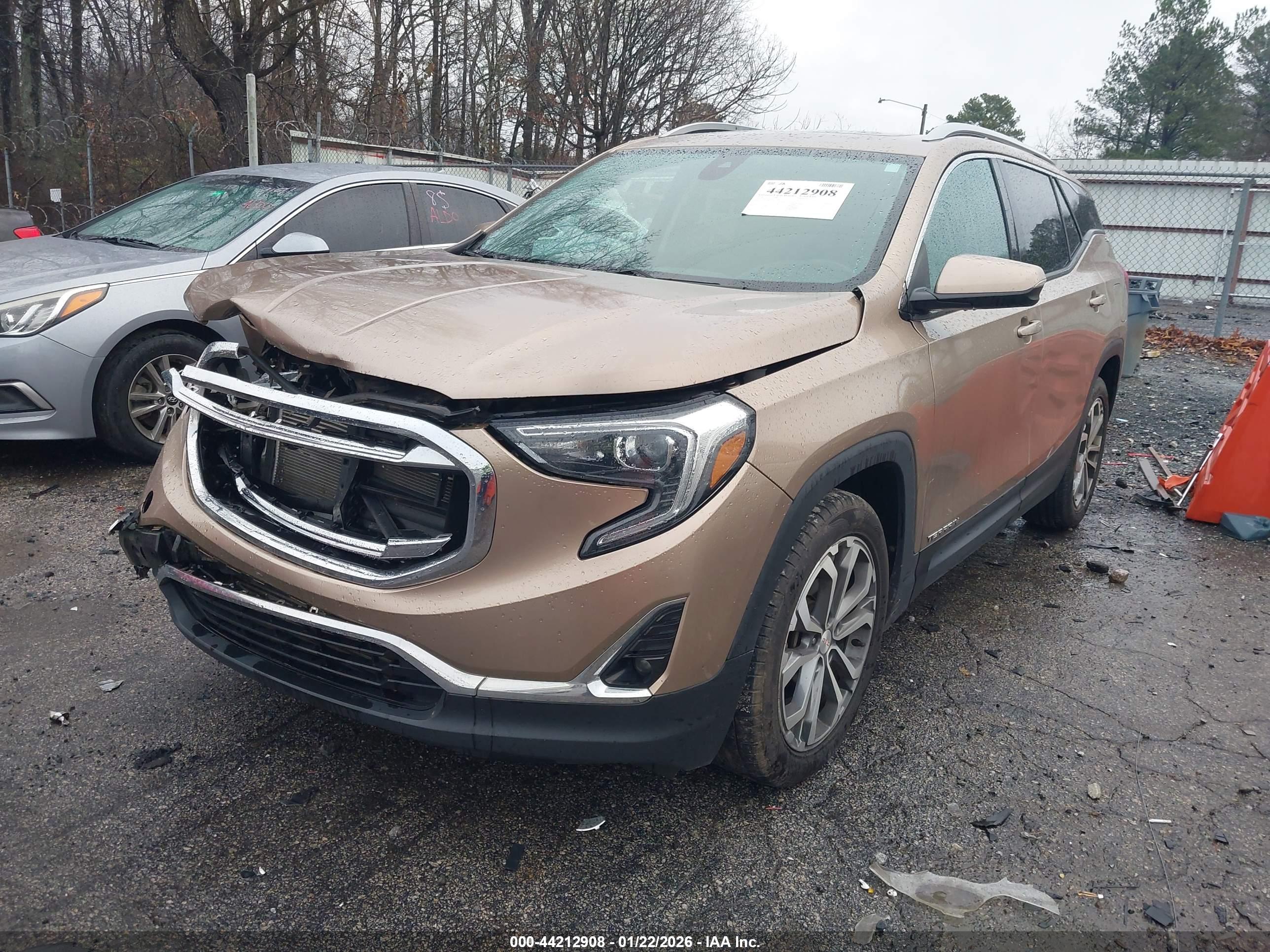 GMC TERRAIN image 2