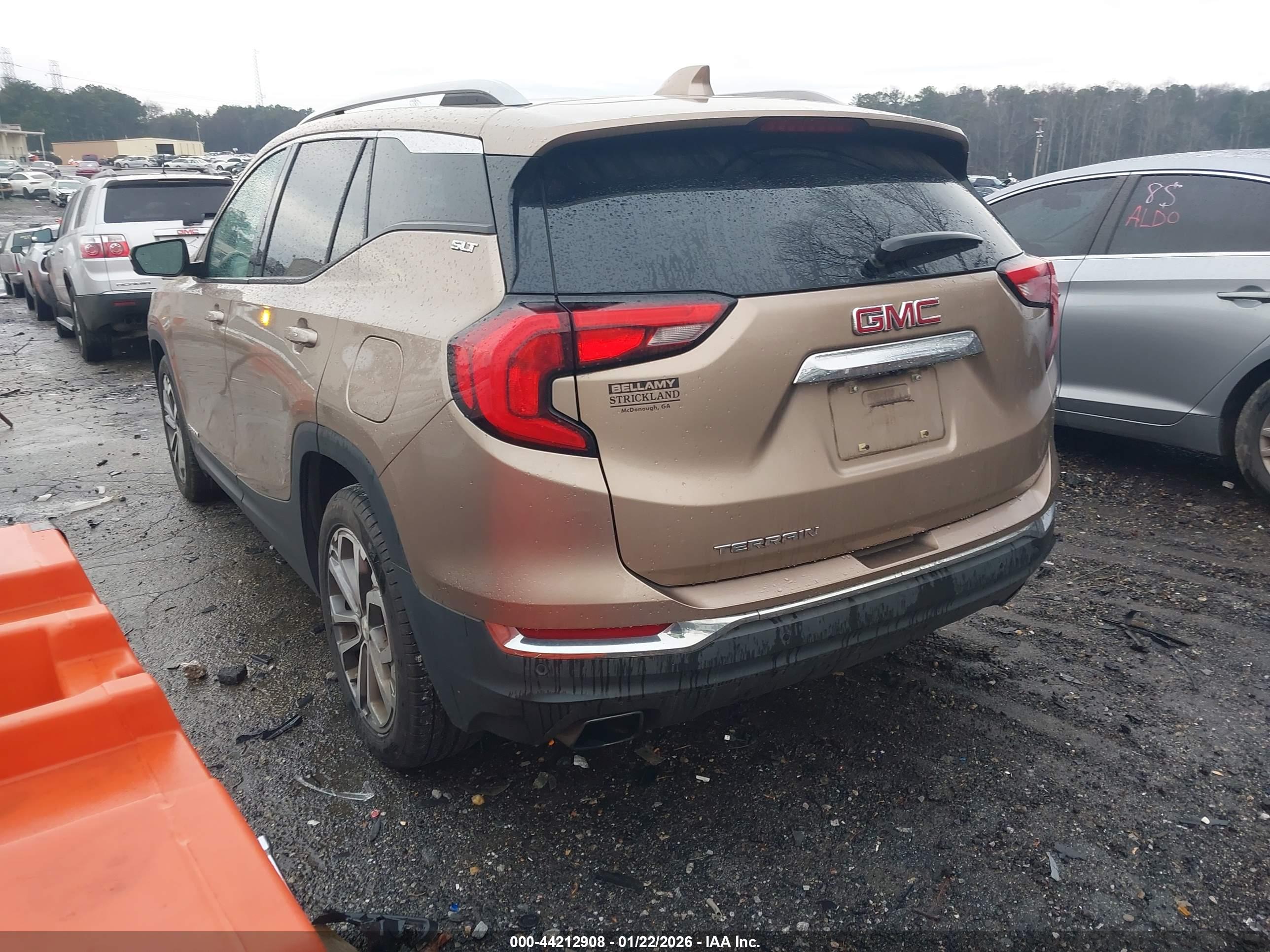 GMC TERRAIN image 3