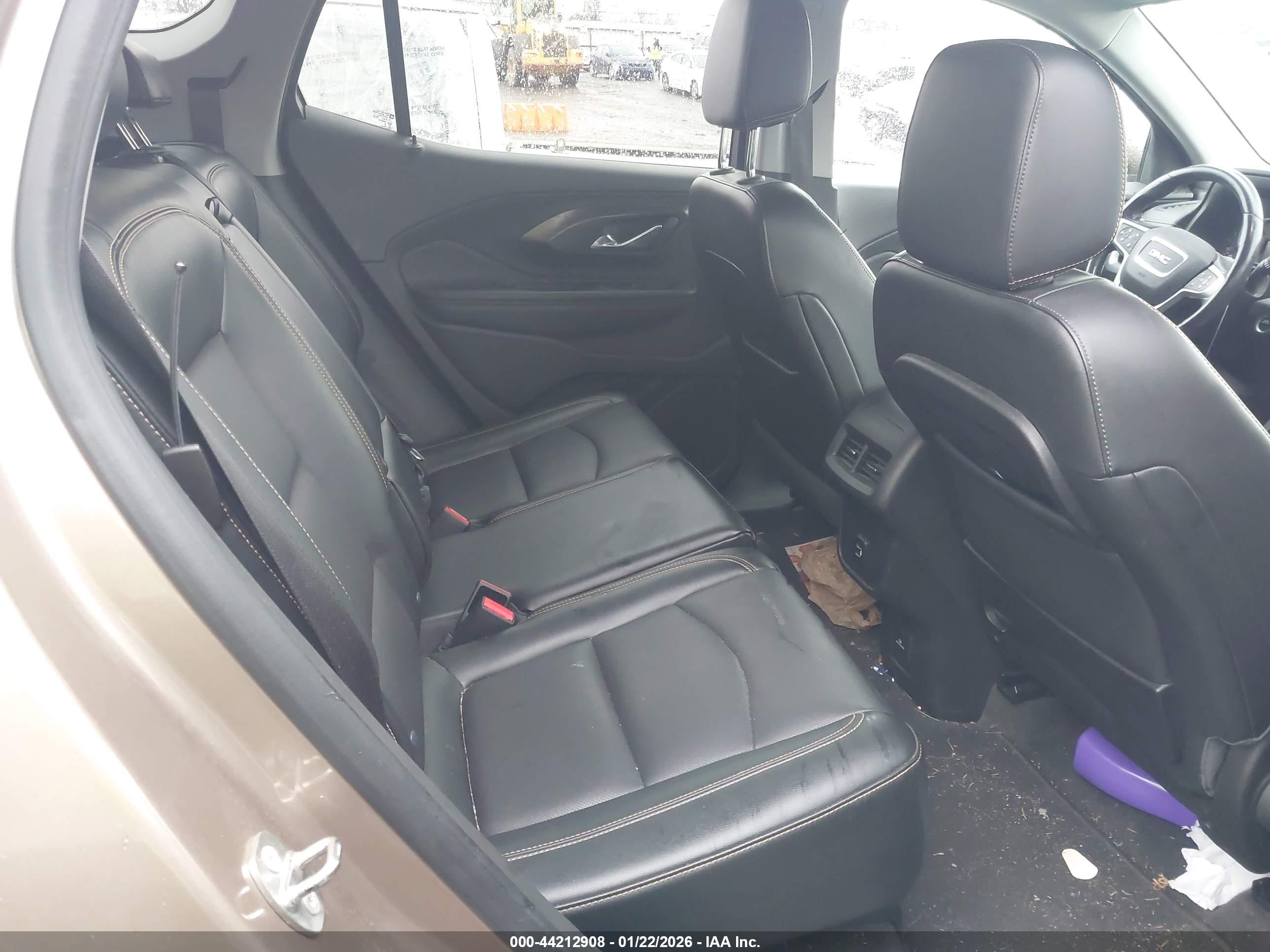 GMC TERRAIN image 8