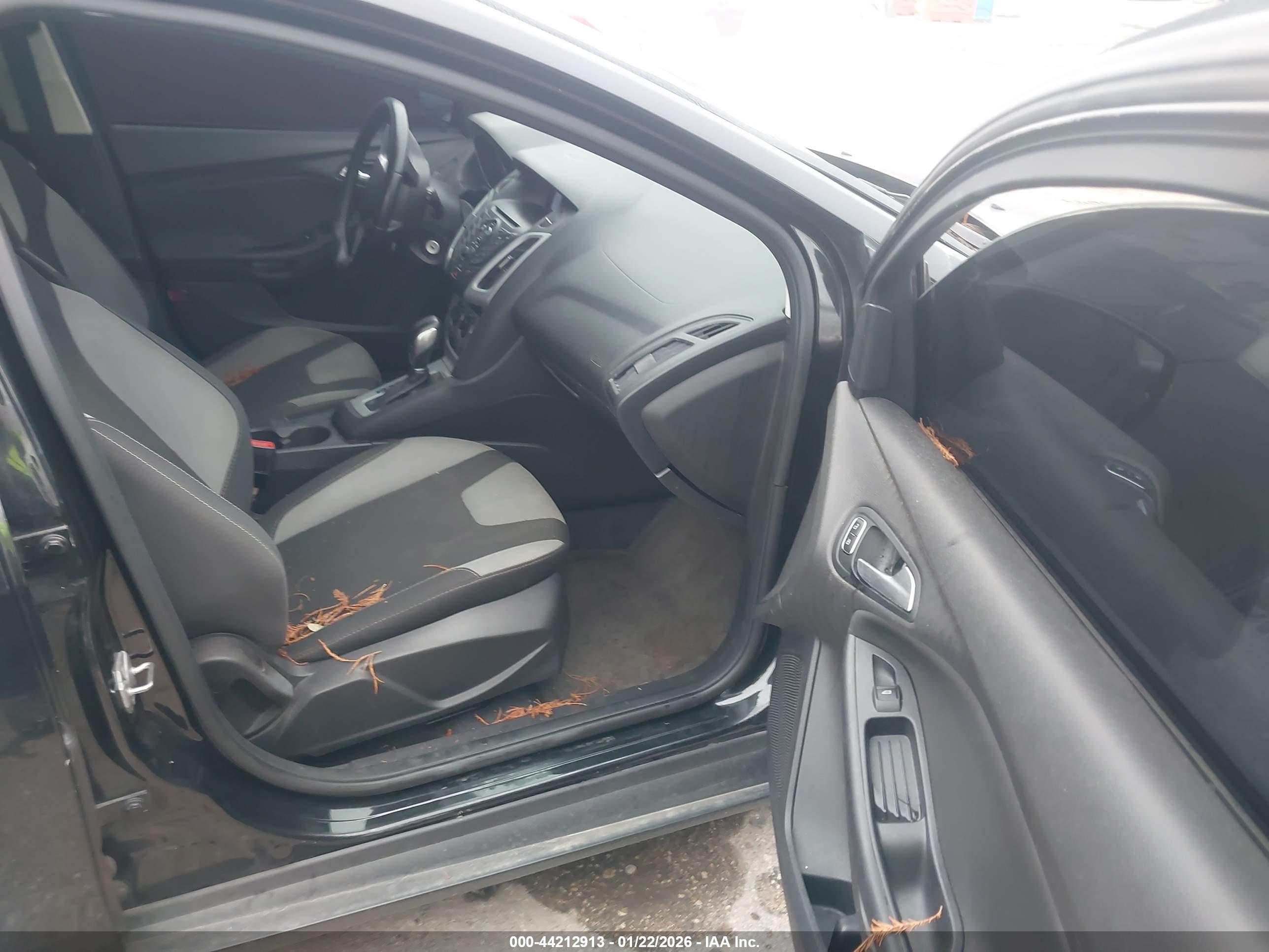 FORD FOCUS image 5