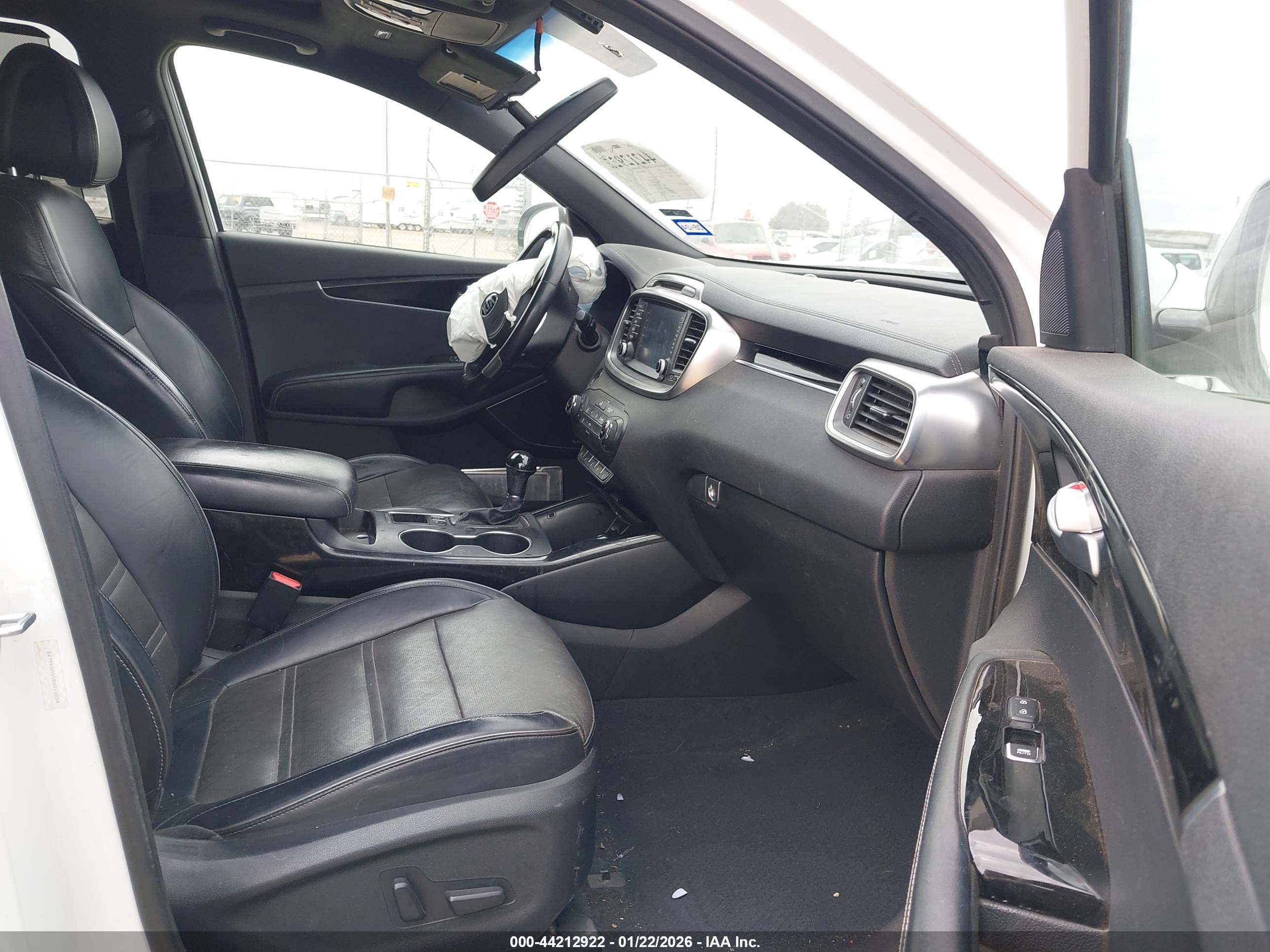 KIA SORENTO image 5