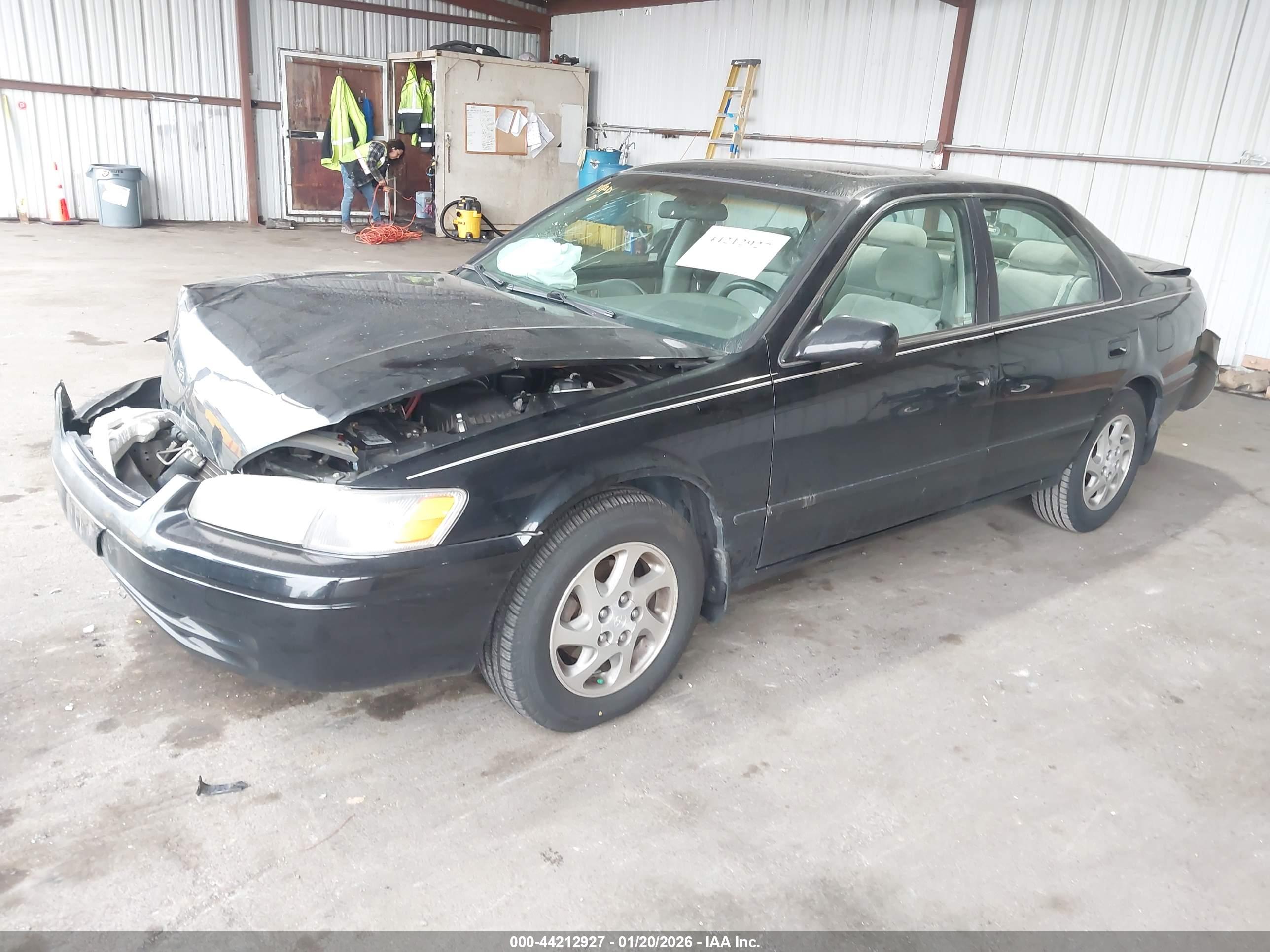 TOYOTA CAMRY image 2