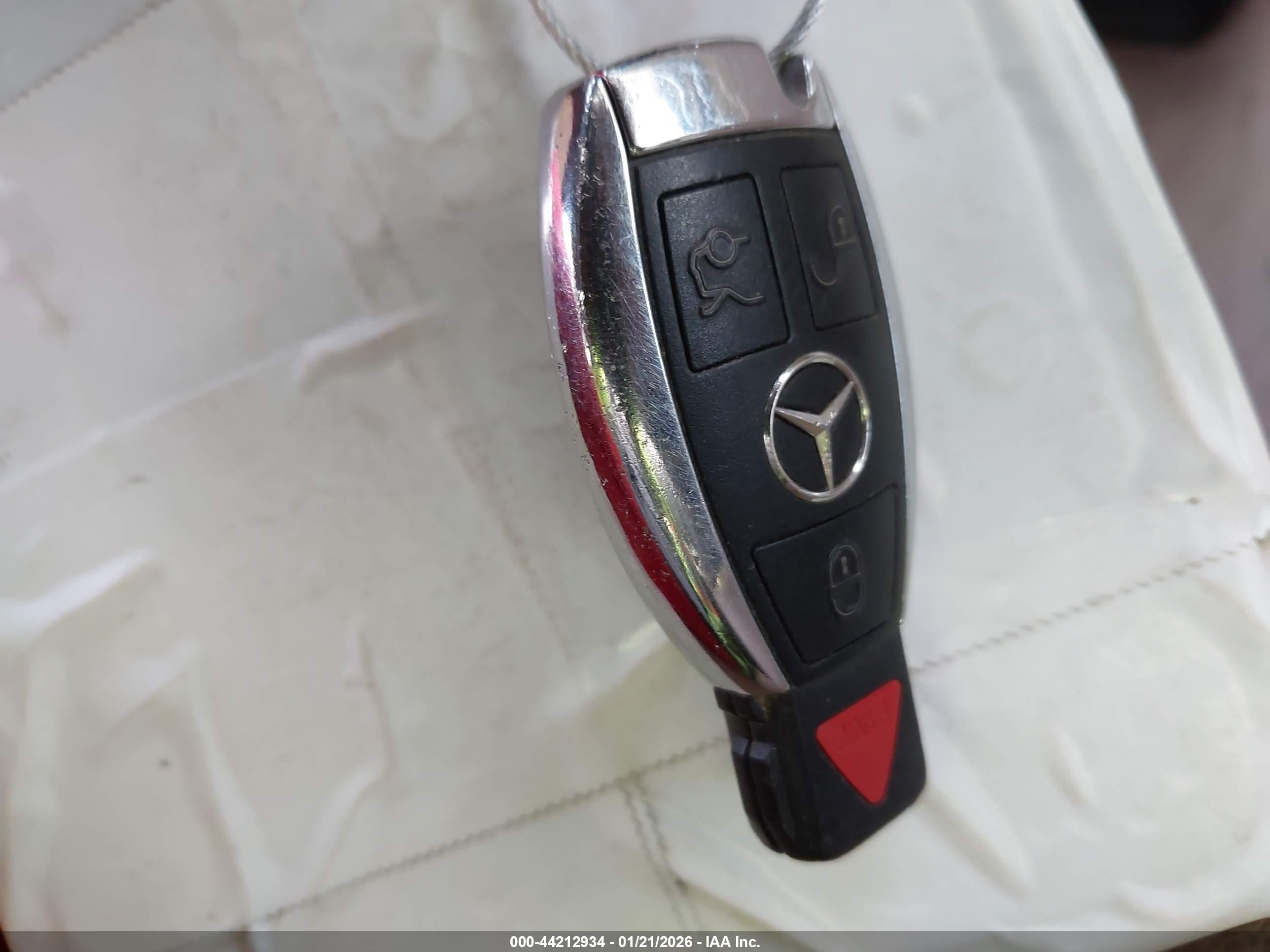 MERCEDES-BENZ C-CLASS image 11