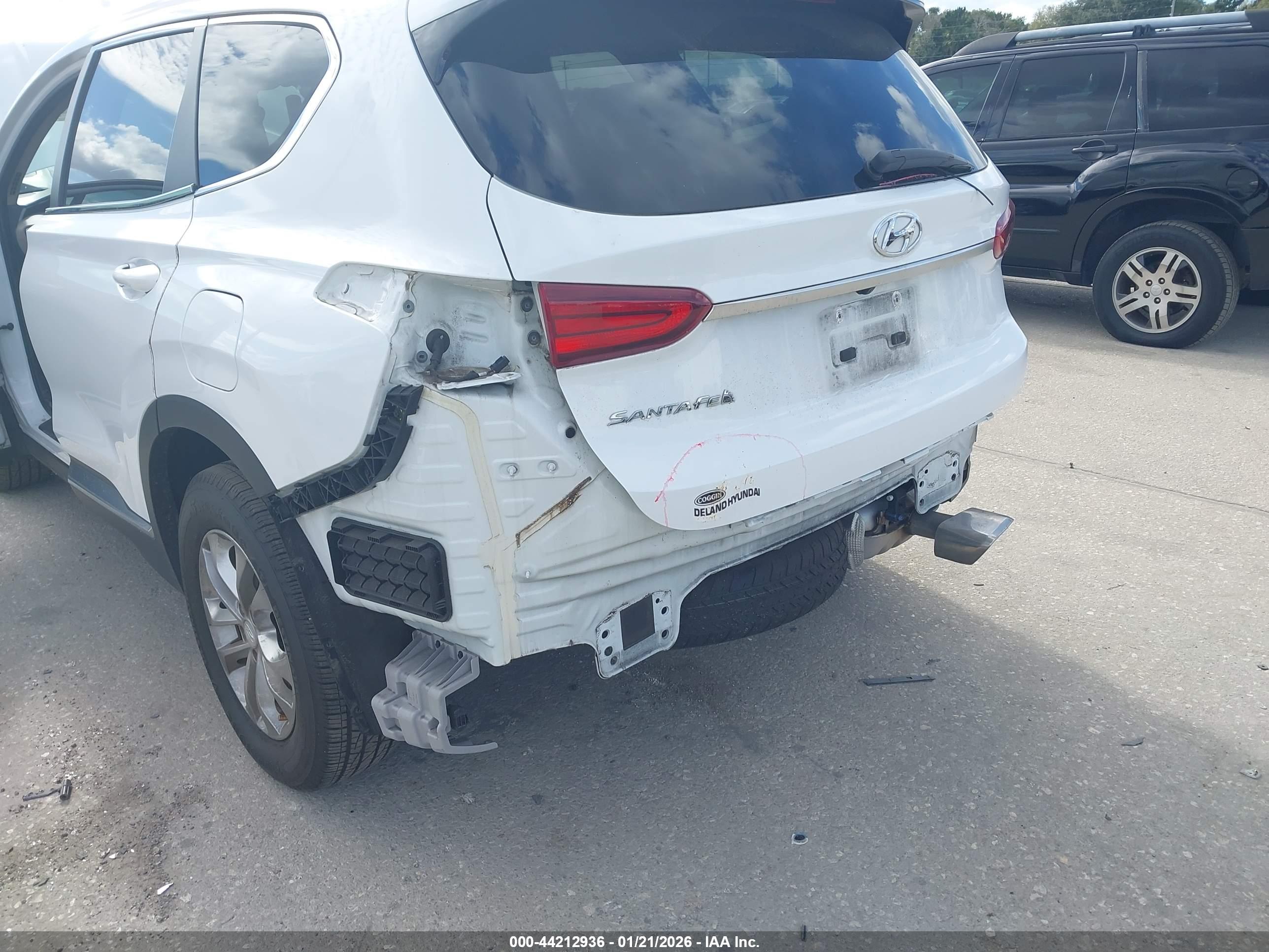 HYUNDAI SANTA image 6