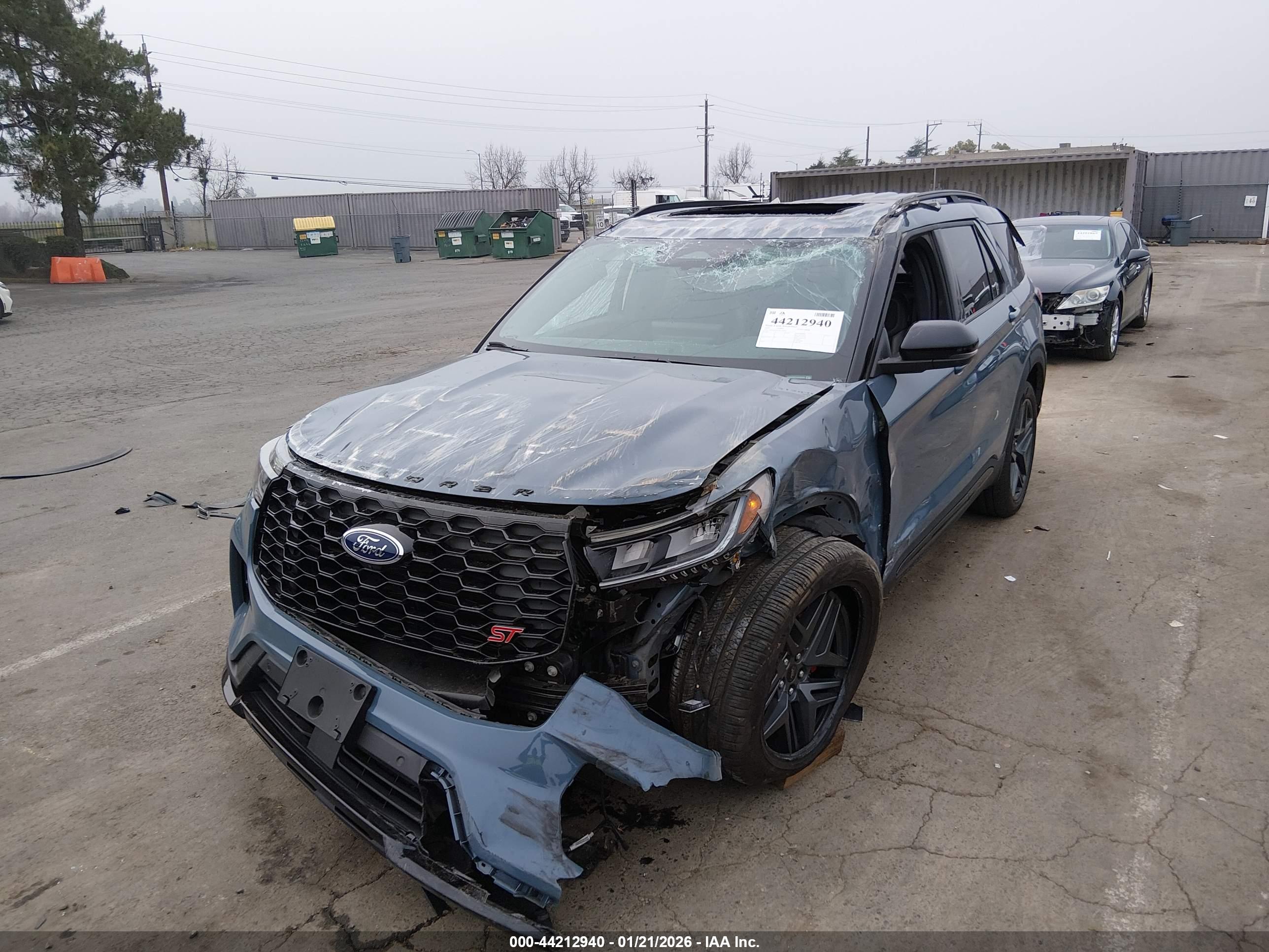 FORD EXPLORER image 6