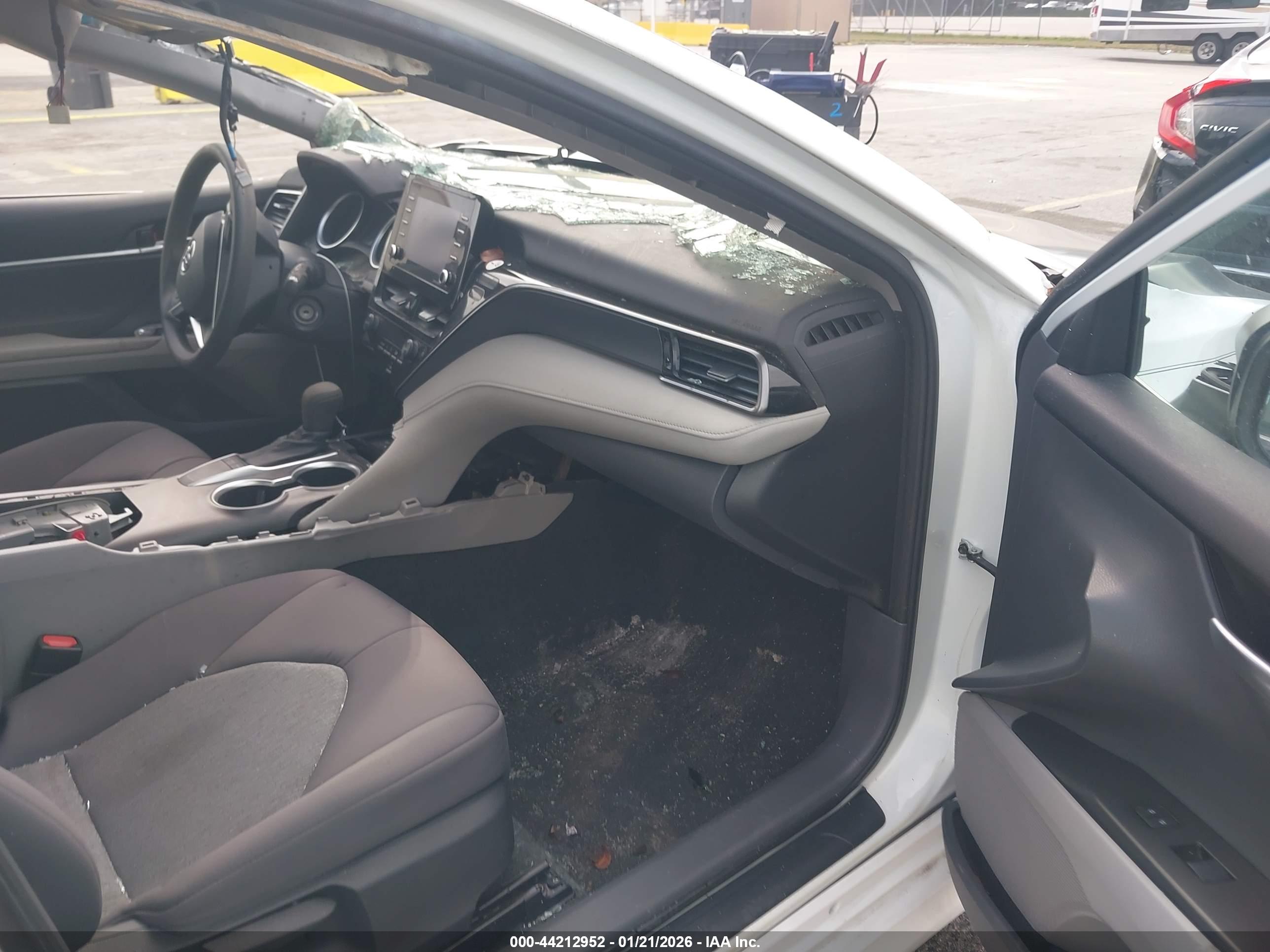 TOYOTA CAMRY image 5