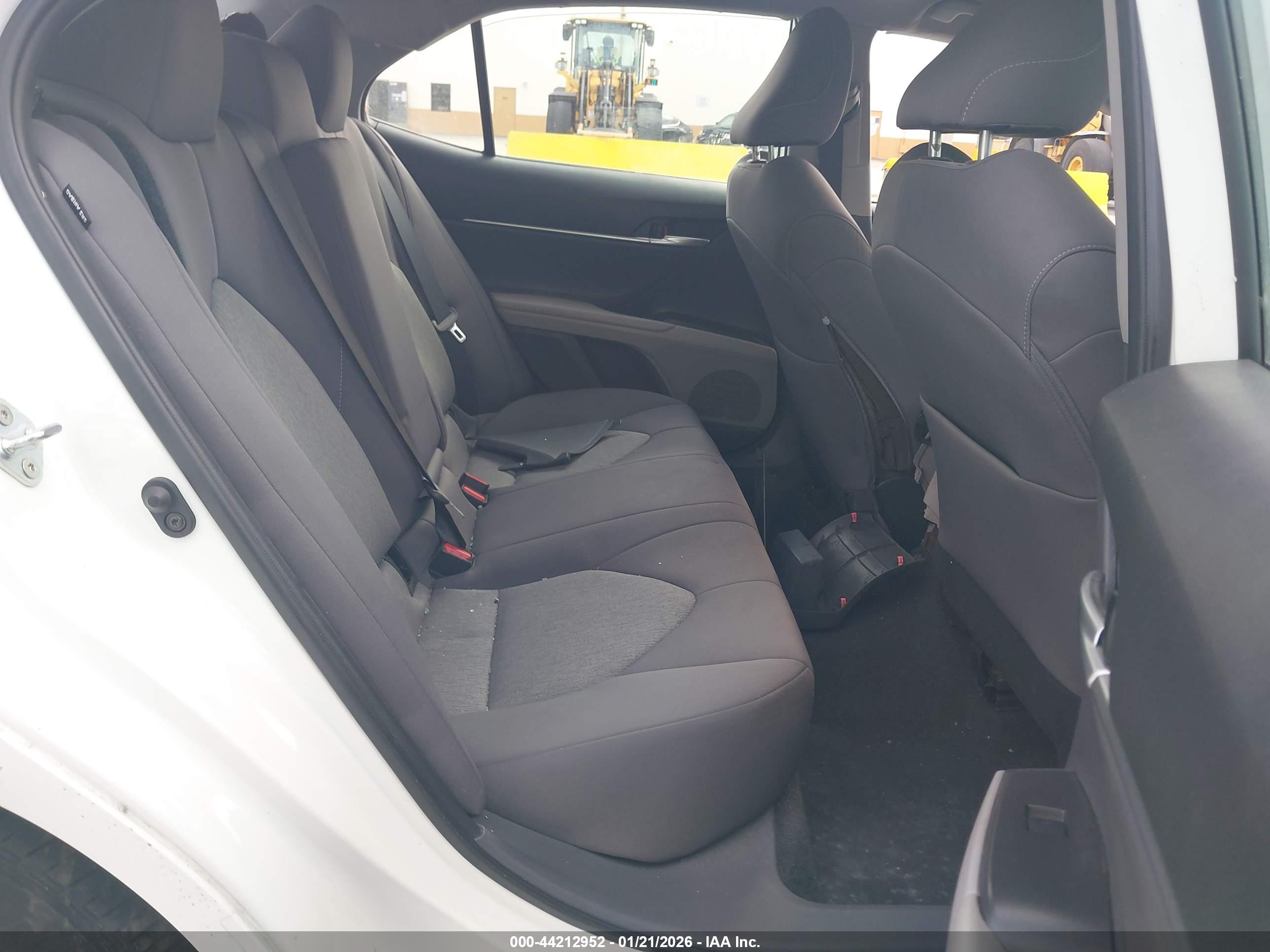 TOYOTA CAMRY image 8