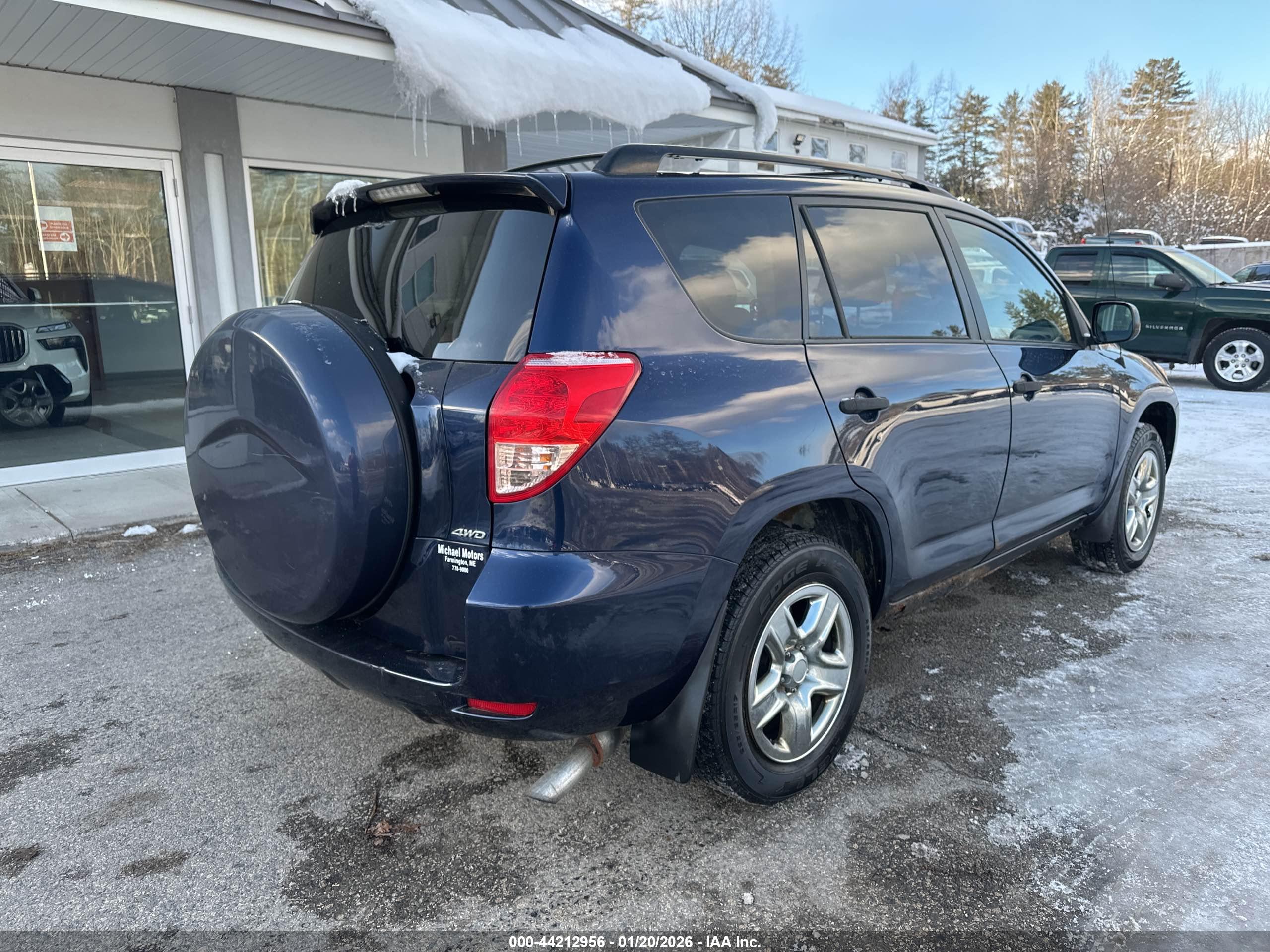 TOYOTA RAV4 image 4