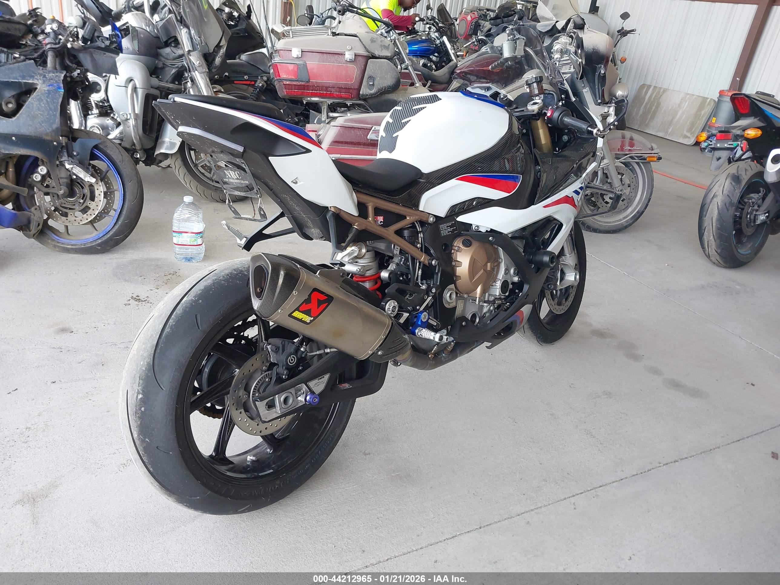 BMW S image 4