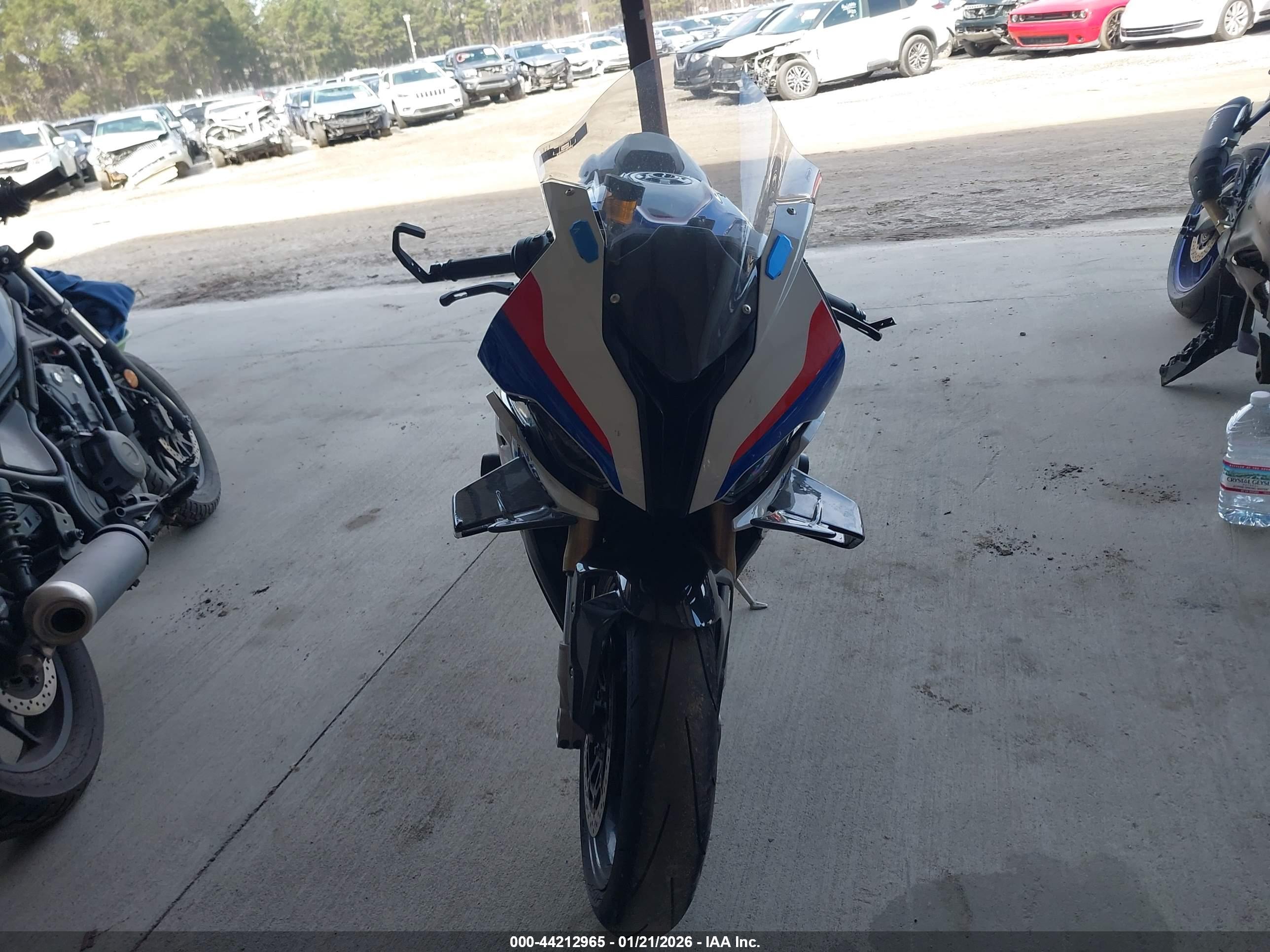 BMW S image 5