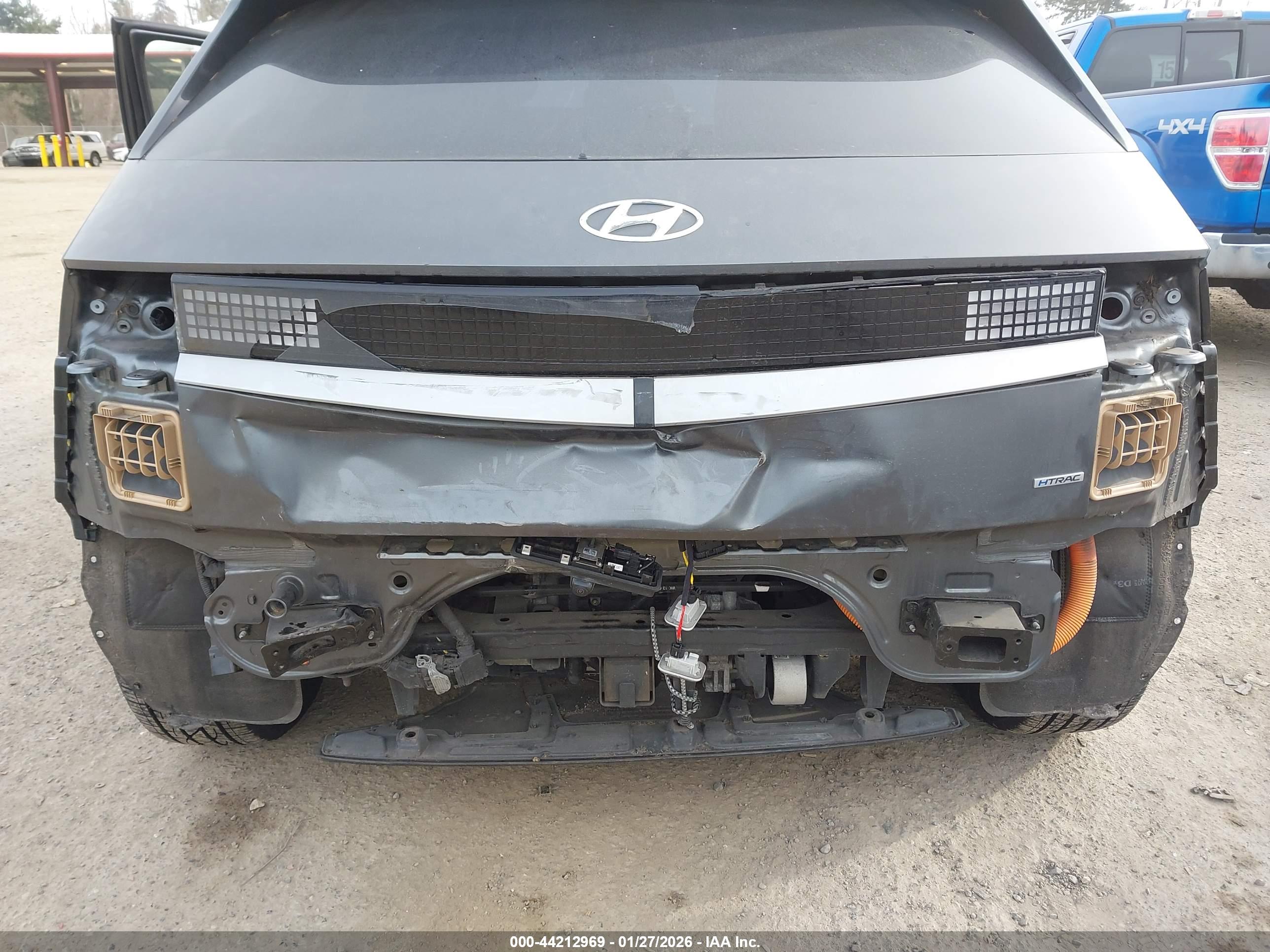 HYUNDAI IONIQ image 6