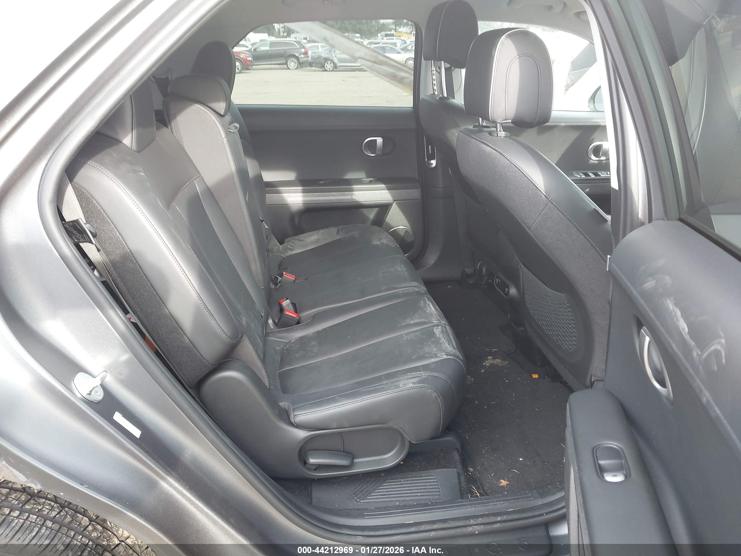 HYUNDAI IONIQ image 8