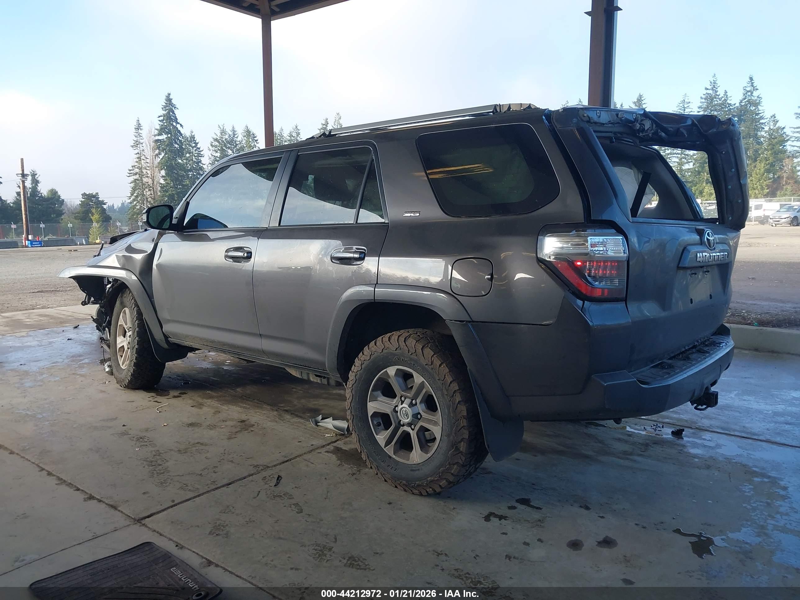 TOYOTA 4RUNNER image 3