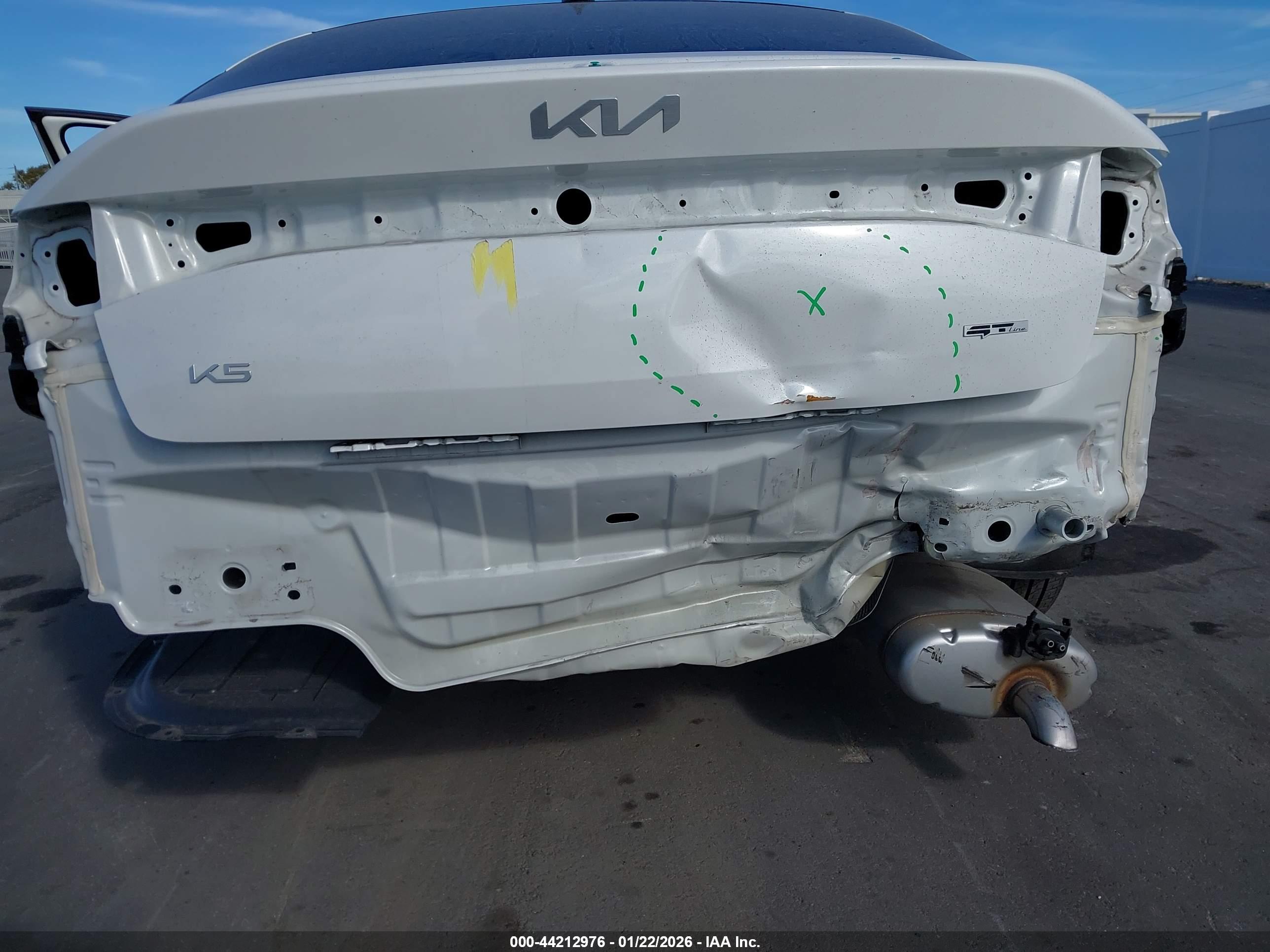KIA K5 image 6